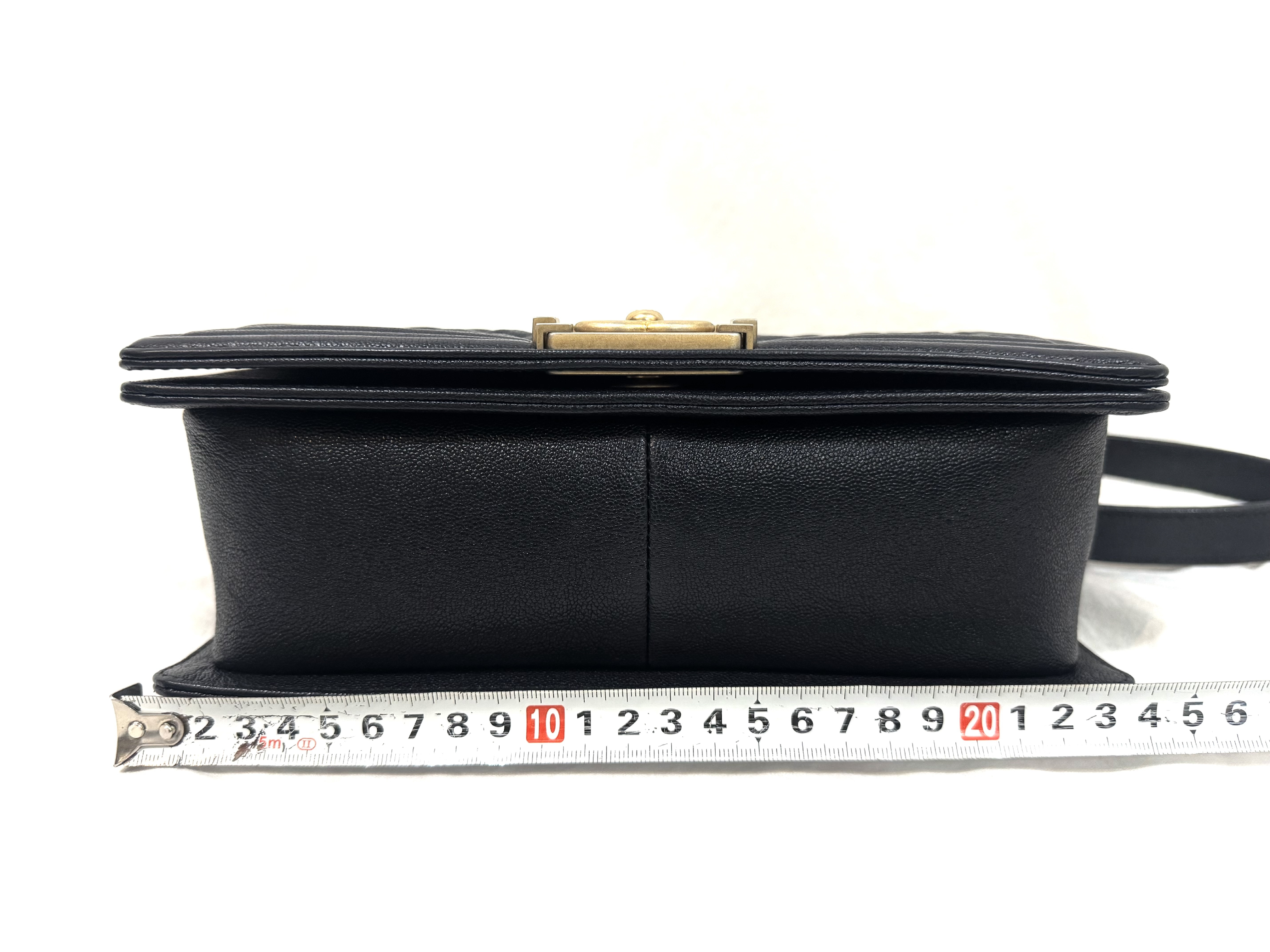 Caviar Skin Boy Chanel 25 Medium Dark Navy Vintage Gold Hardware Chain Shoulder Bag — view 4