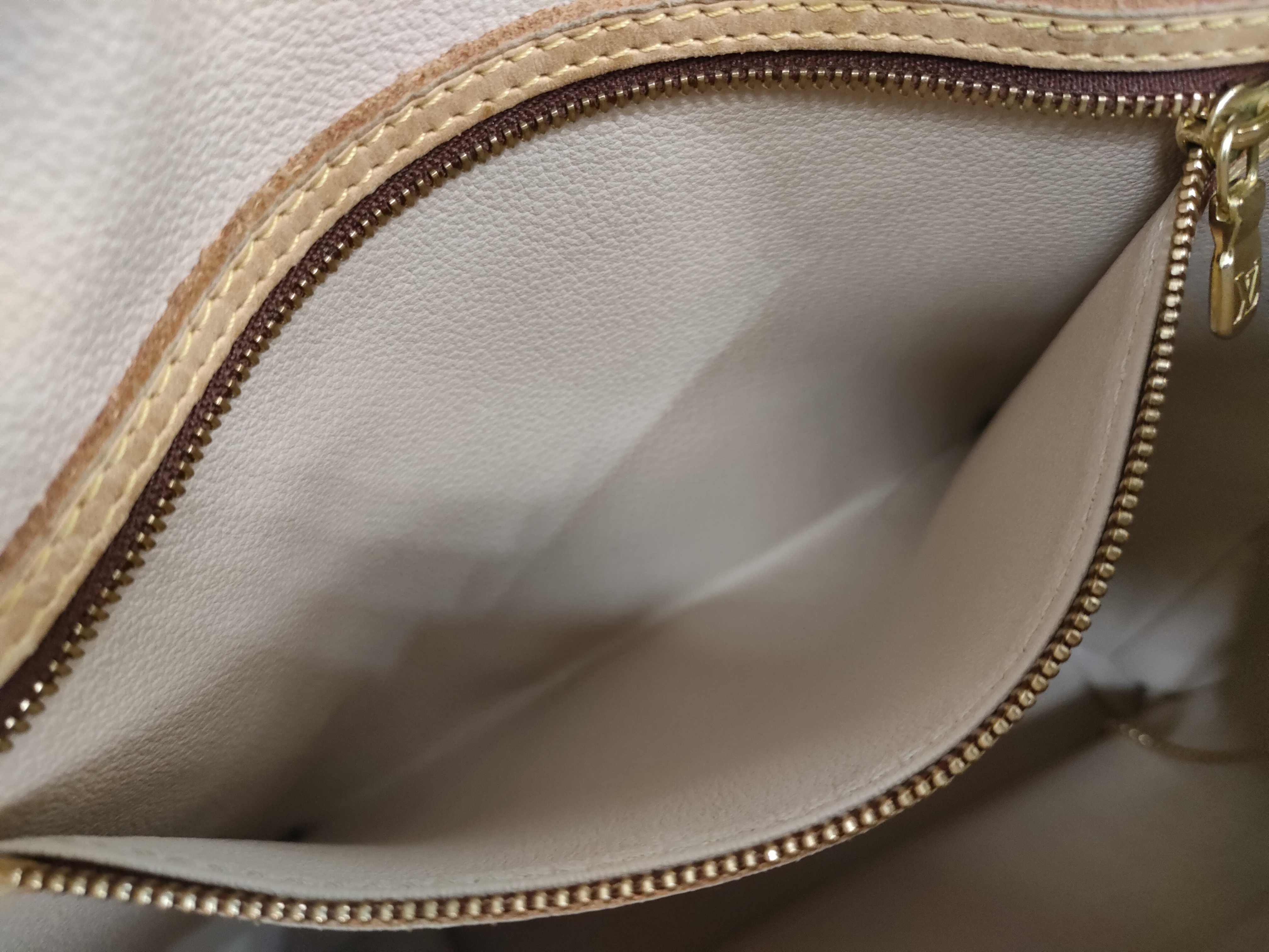 Monogram — view 11