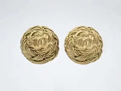 Pearl earrings