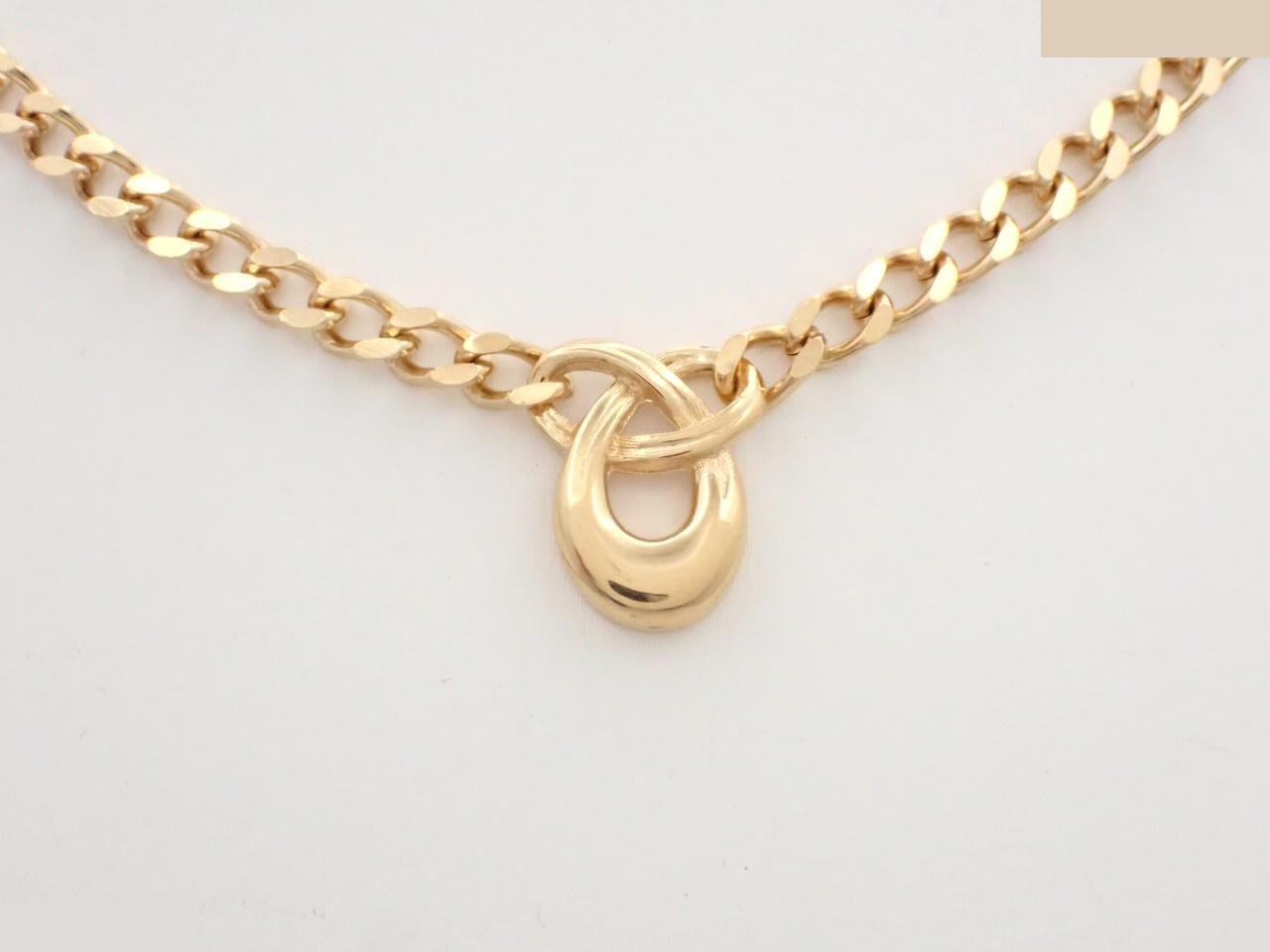 Other lines: Precious metals, necklaces, pendants, chains approximately 40cm long.