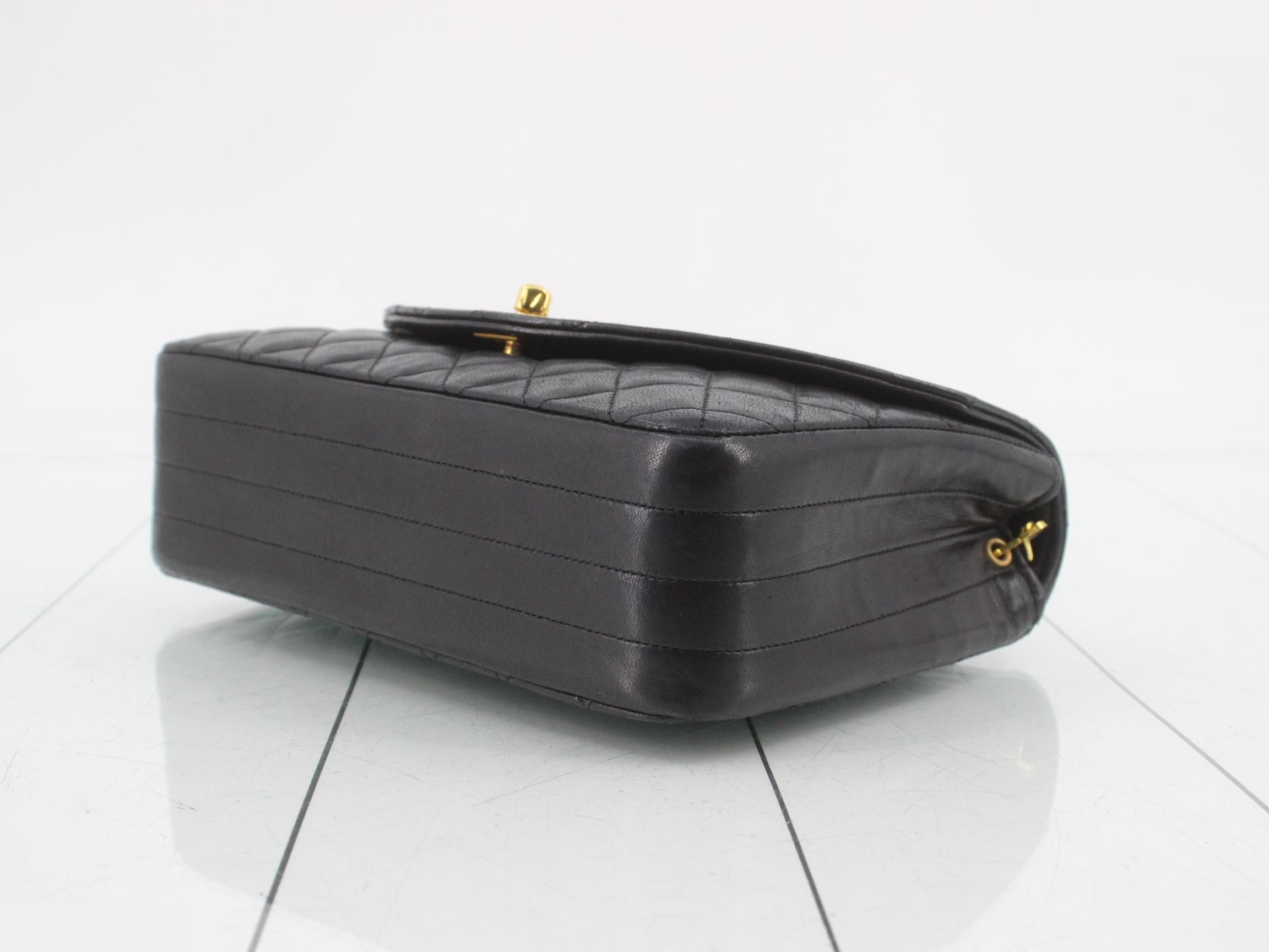 Matelassé (Bag) - Half Moon Shoulder Bag — view 6