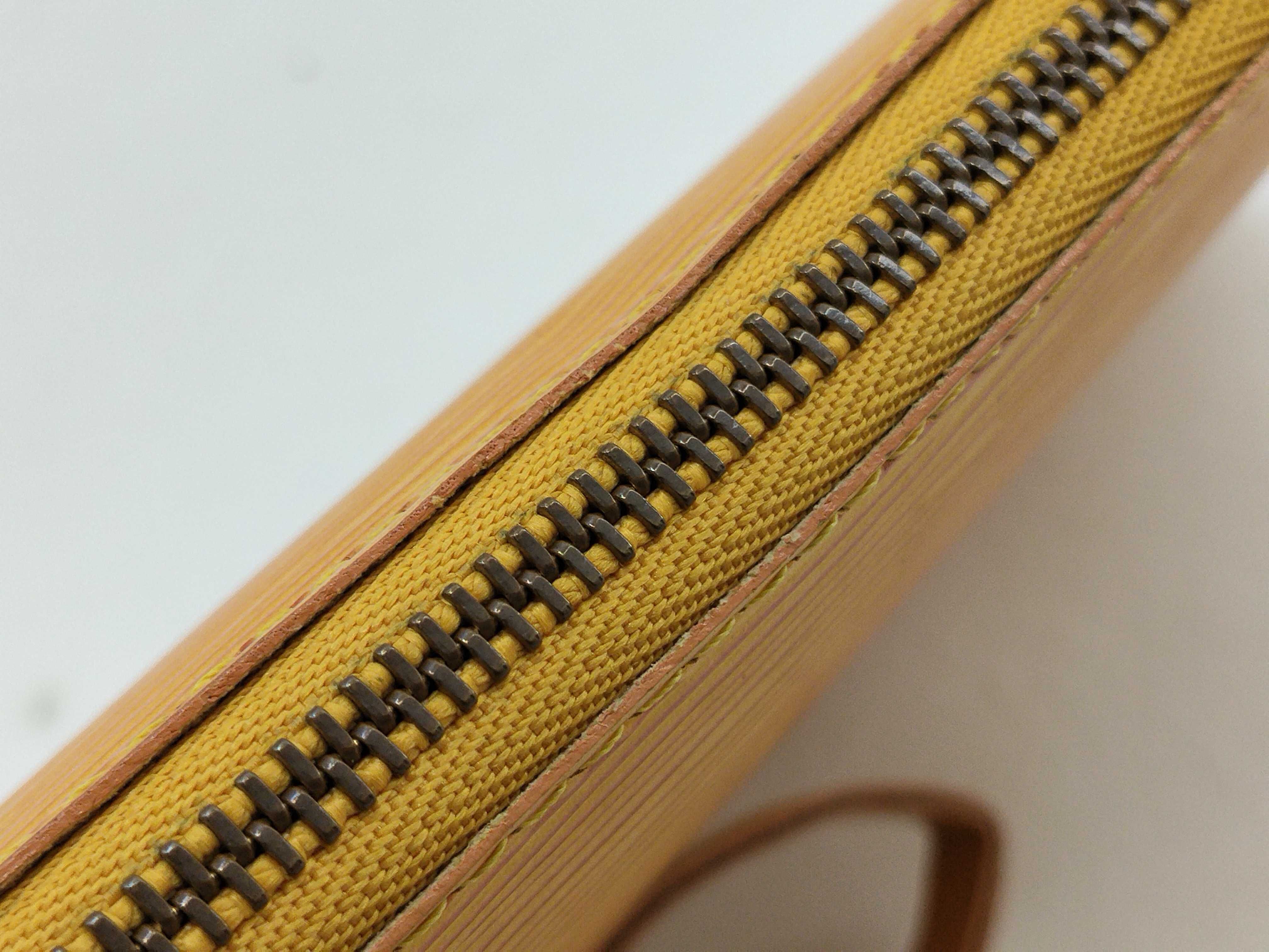 Epi Leather Pochette Accessoires Pouch M52959 AR1915 Pouch — view 10