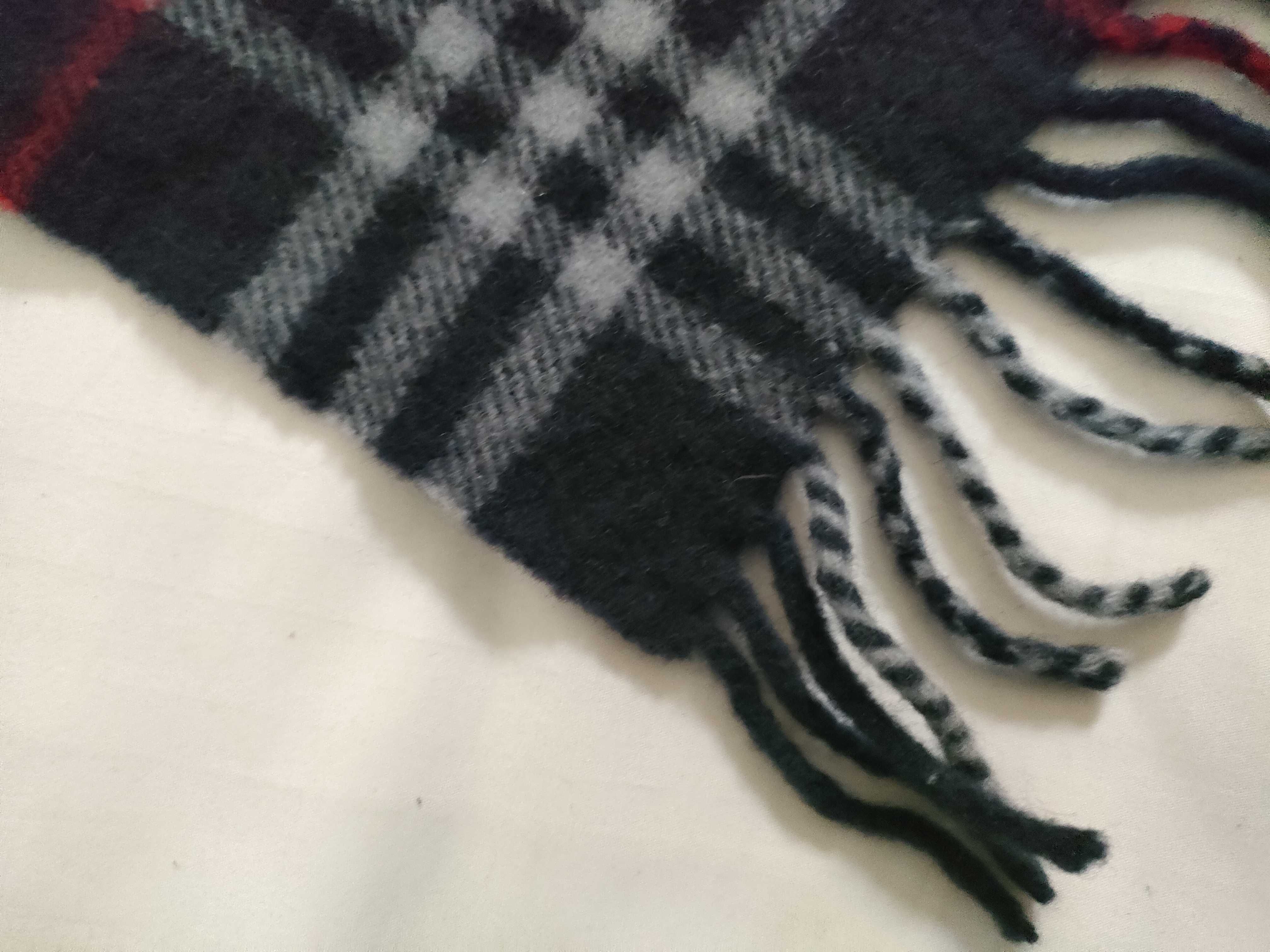 100% Cashmere Scarf, Nova Check Pattern, and other accessories. — view 5