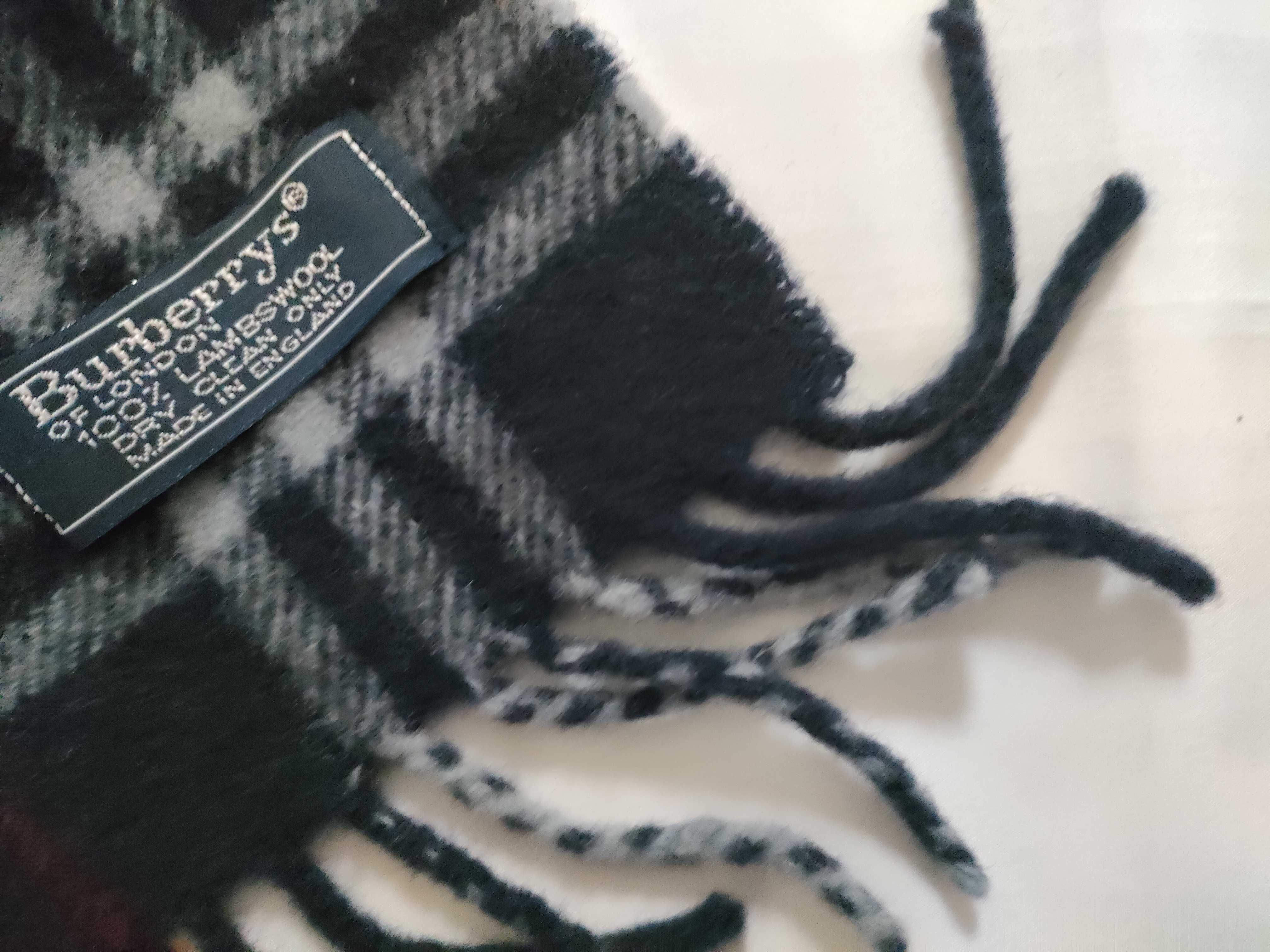 100% Cashmere Scarf, Nova Check Pattern, and other accessories. — view 7