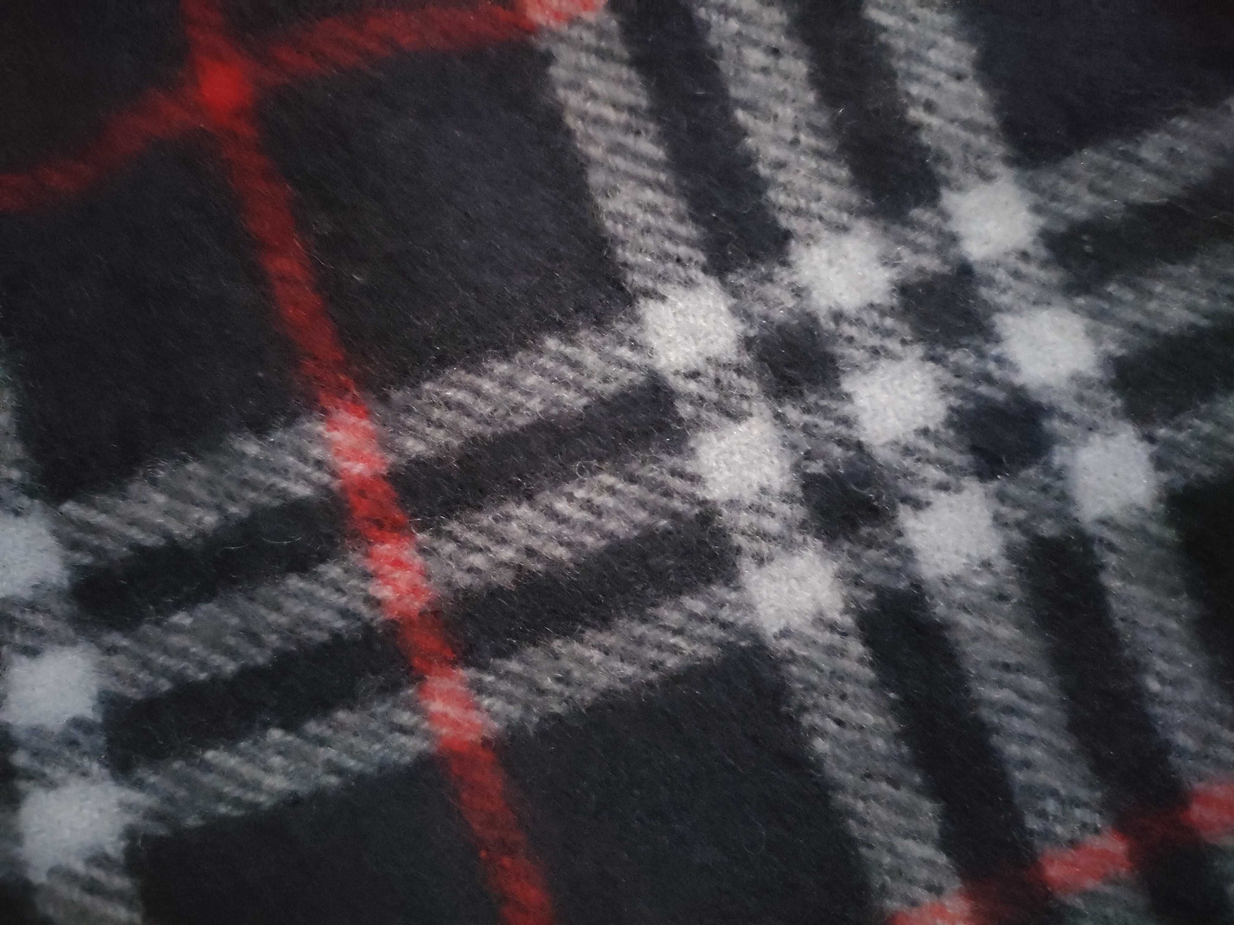 100% Cashmere Scarf, Nova Check Pattern, and other accessories. — view 8