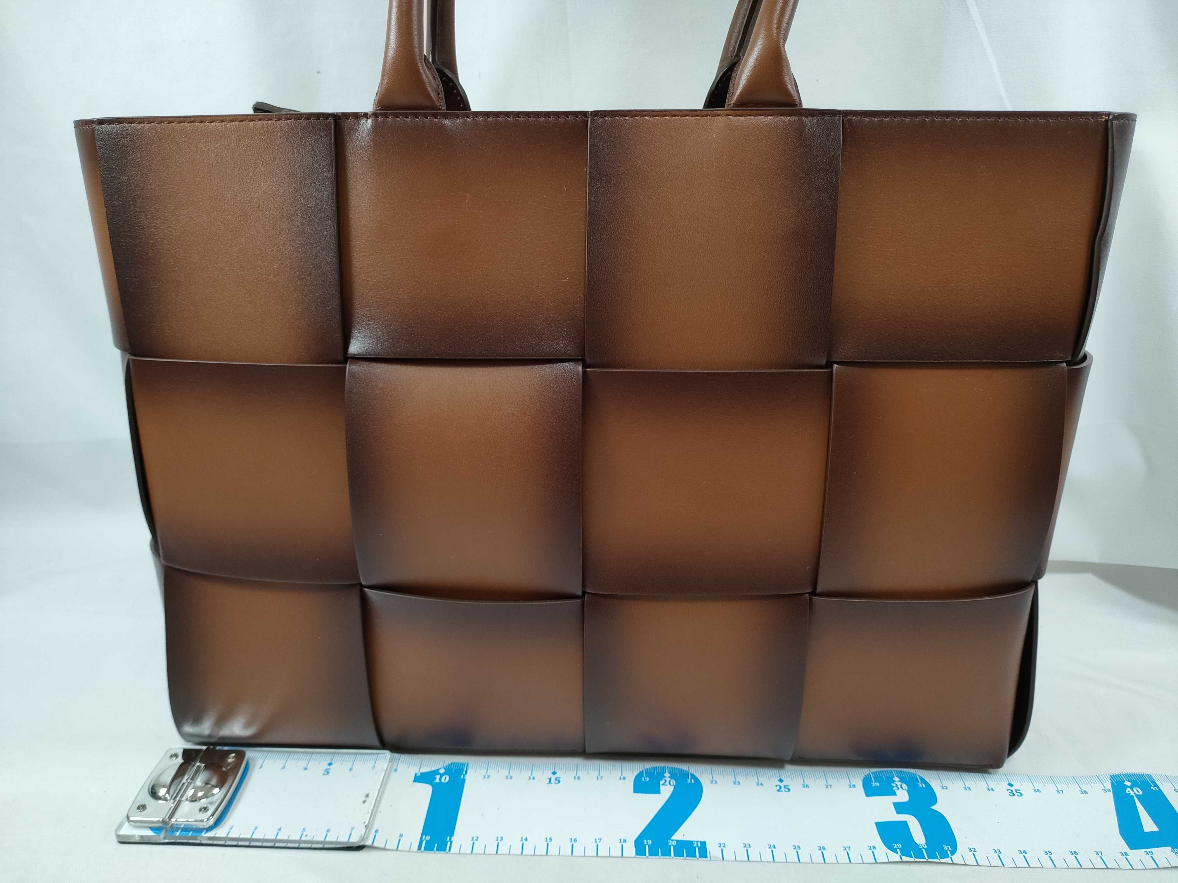 Arco Tote Bag with Pouch - Retail Price: ¥605,000 — view 2