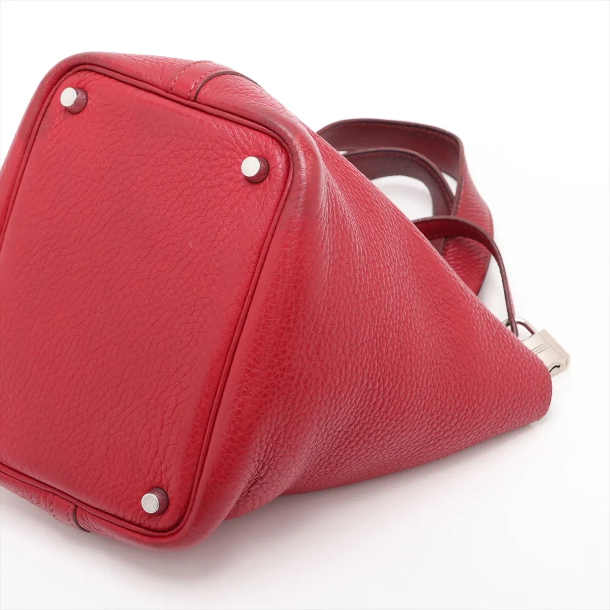 Picotin Lock 18 PM, Taurillon Clemence leather, red, silver hardware. L: 2008 model. Padlock cannot be opened. — view 3