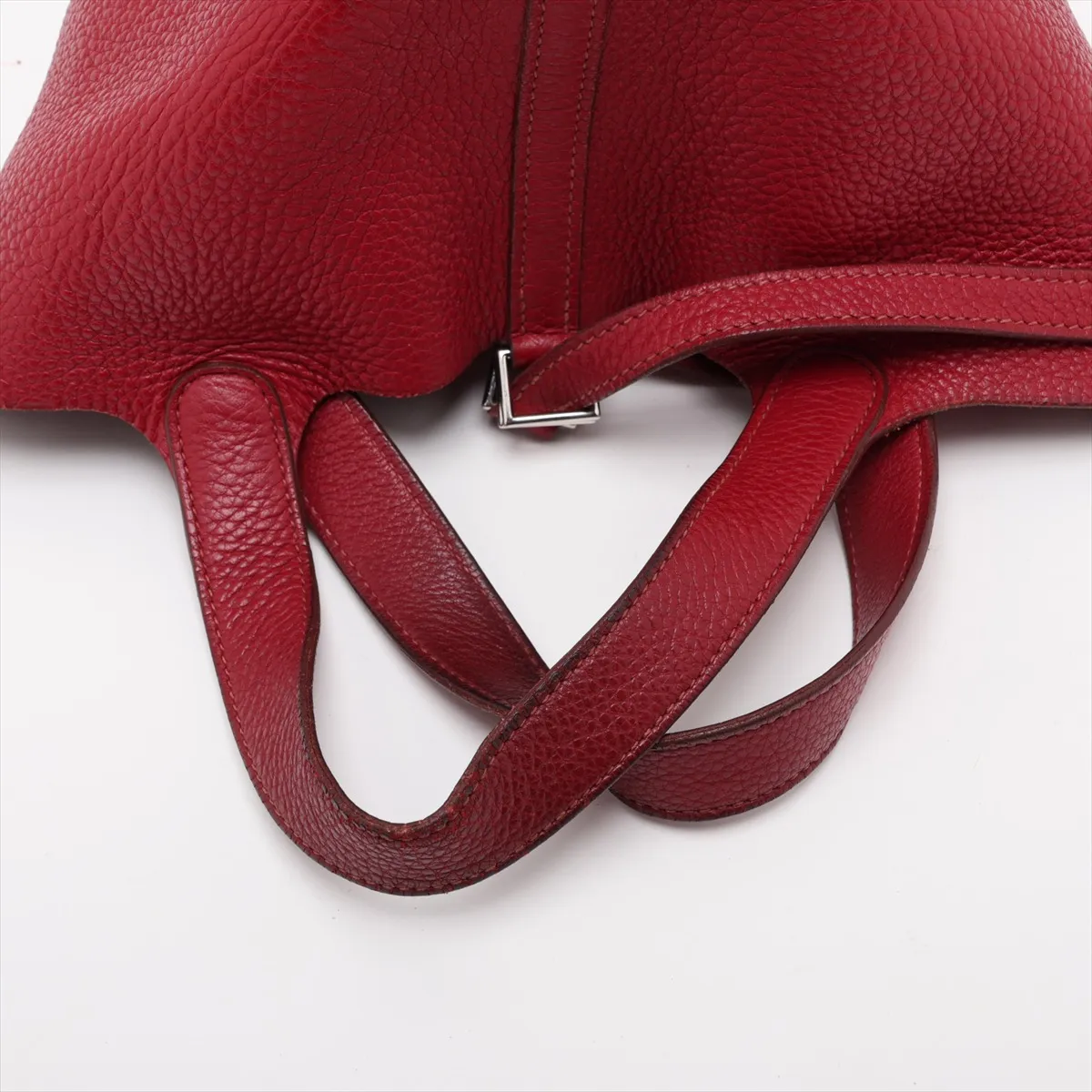 Picotin Lock 18 PM, Taurillon Clemence leather, red, silver hardware. L: 2008 model. Padlock cannot be opened. — view 5