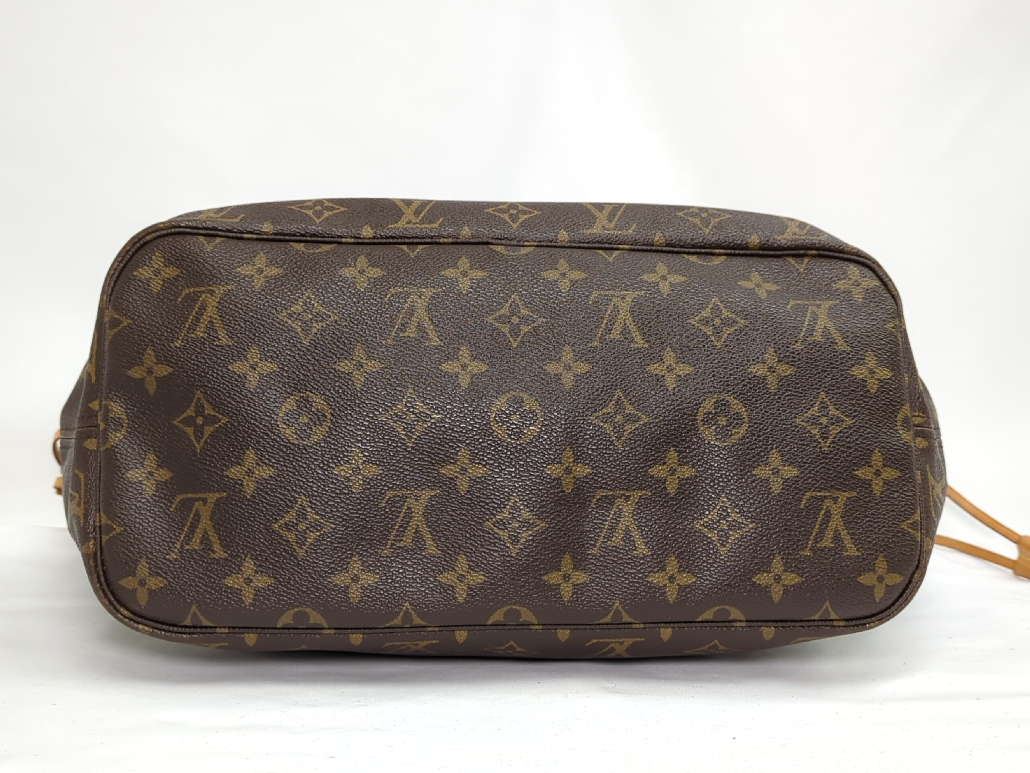 M40996 Monogram Neverfull MM Handbag — view 5