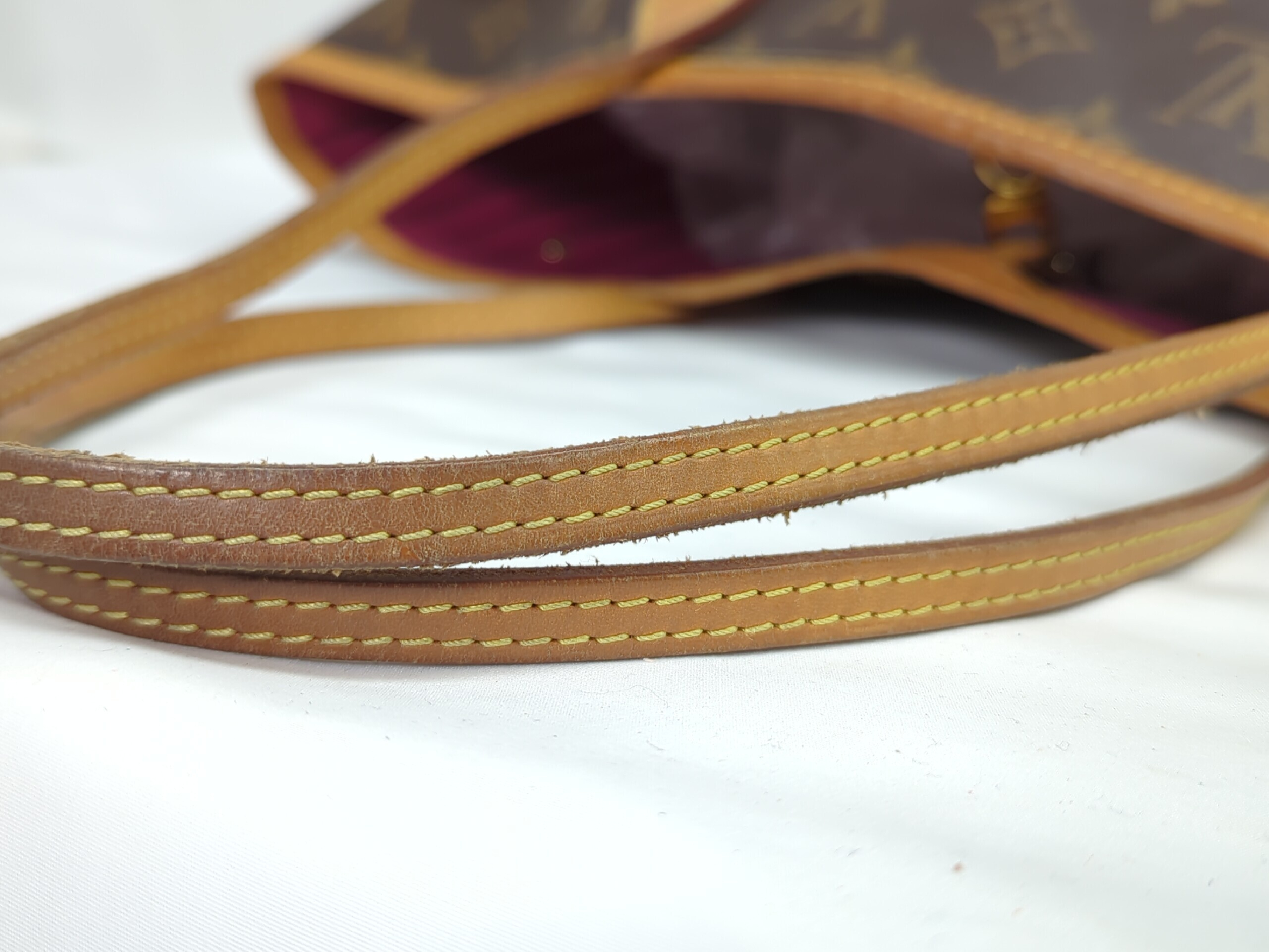 M40996 Monogram Neverfull MM Handbag — view 6