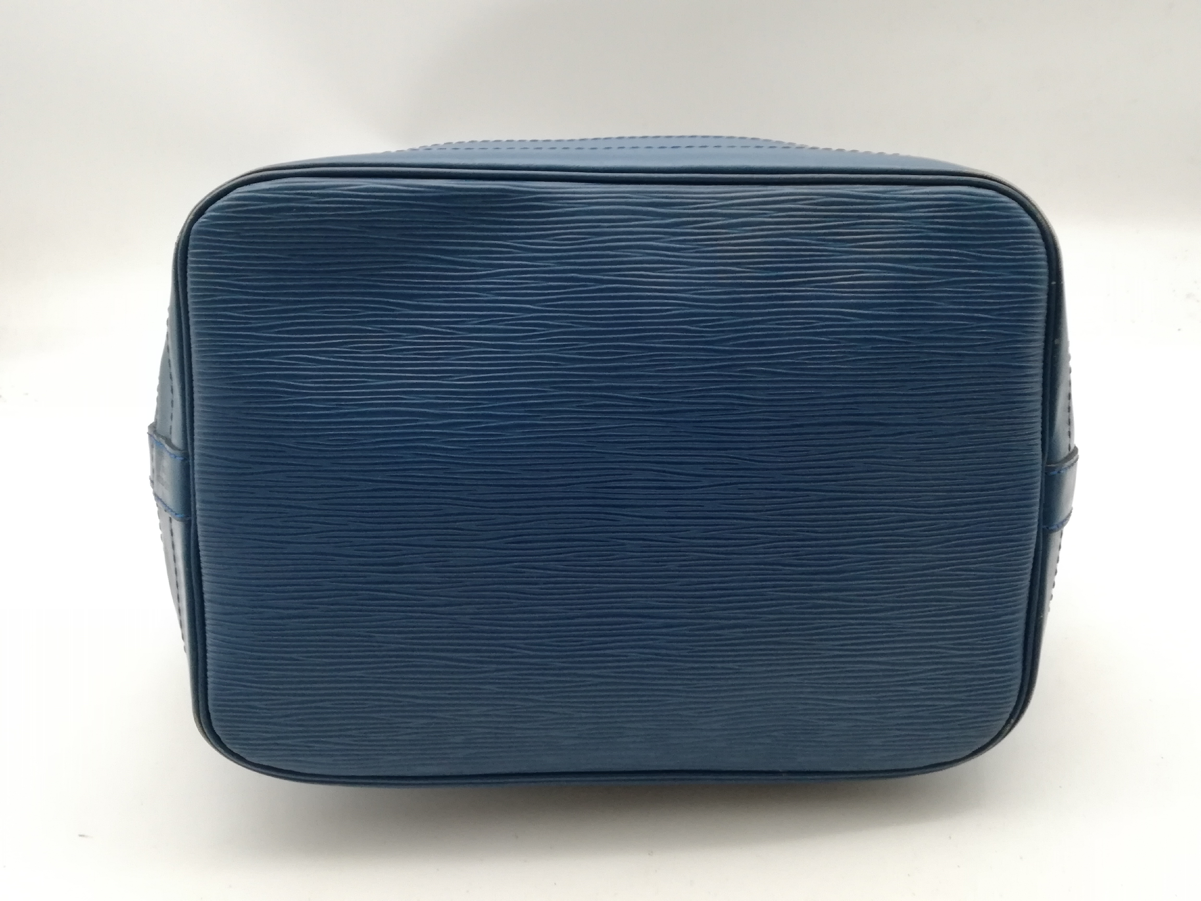 Epi Noe M44005 Shoulder Bag — view 5