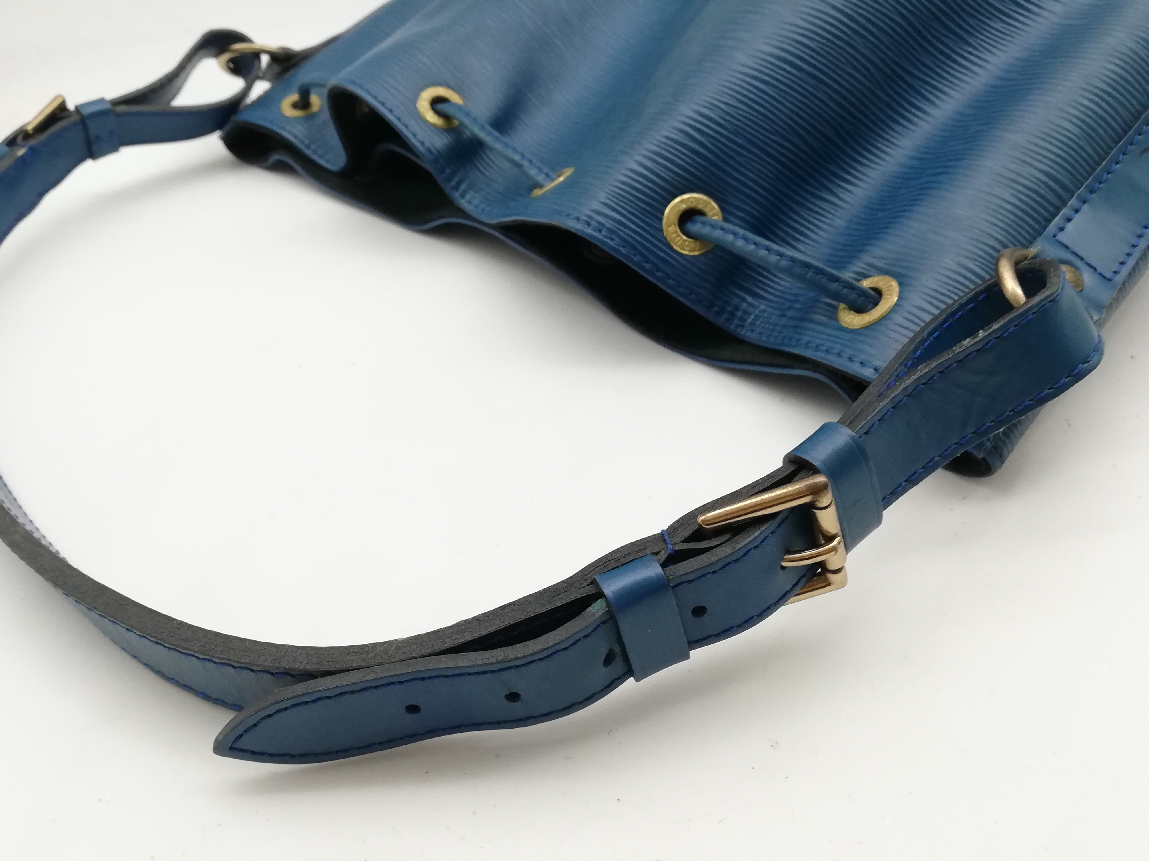 Epi Noe M44005 Shoulder Bag — view 9