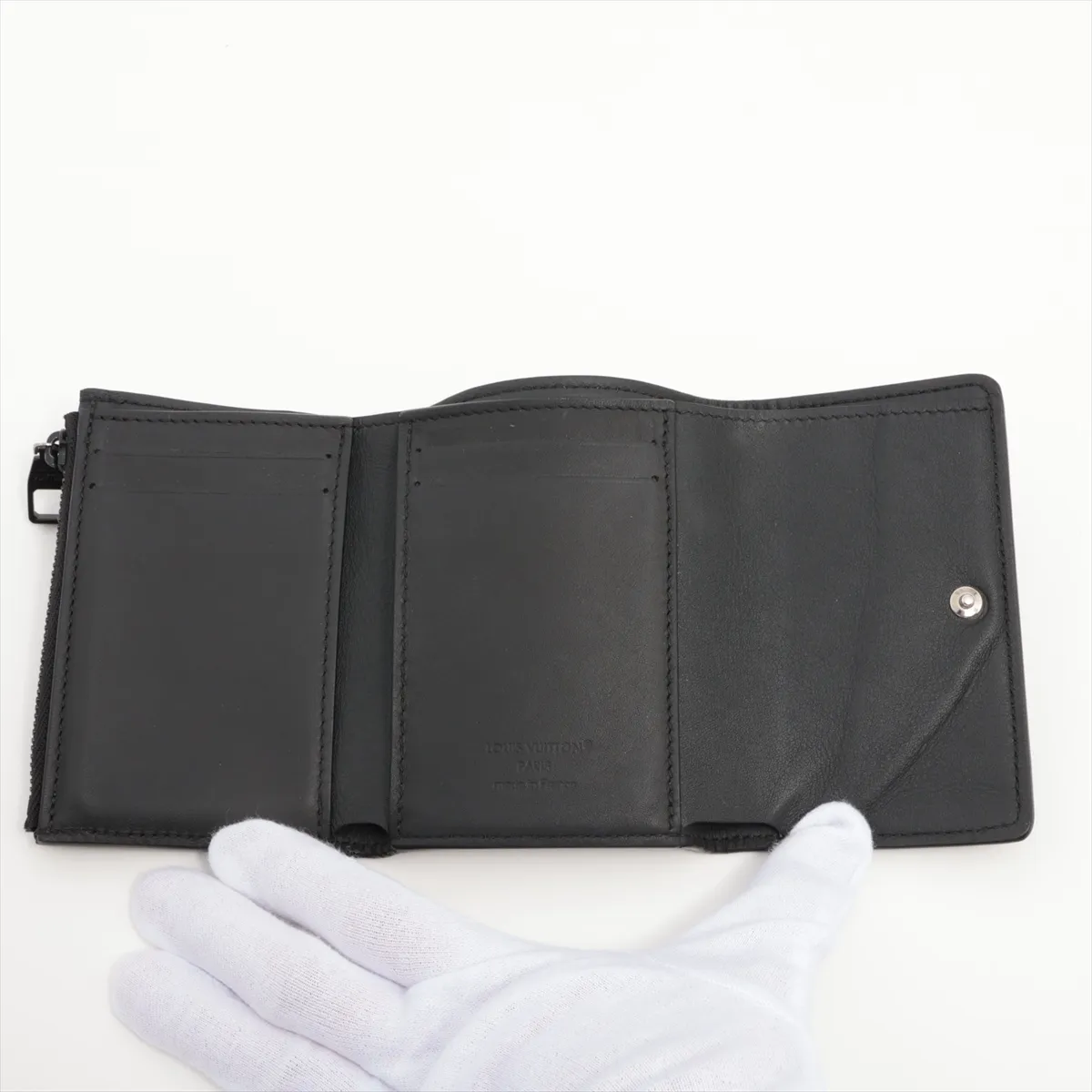 LV Aerogram Victor Wallet M26250 Black Compact Wallet (RFID detected) — view 4