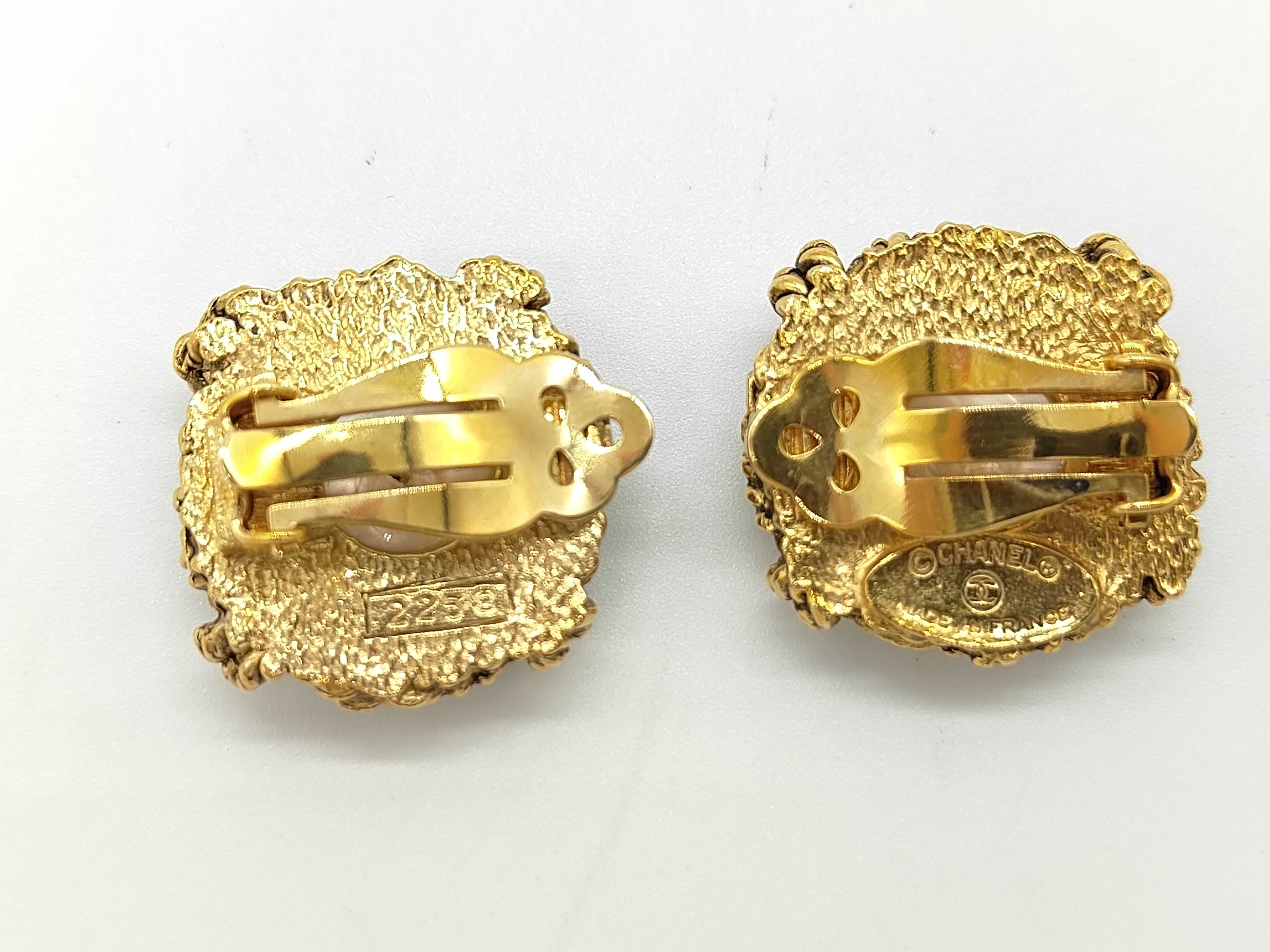 earrings with box, square rope and pearl design. — view 2