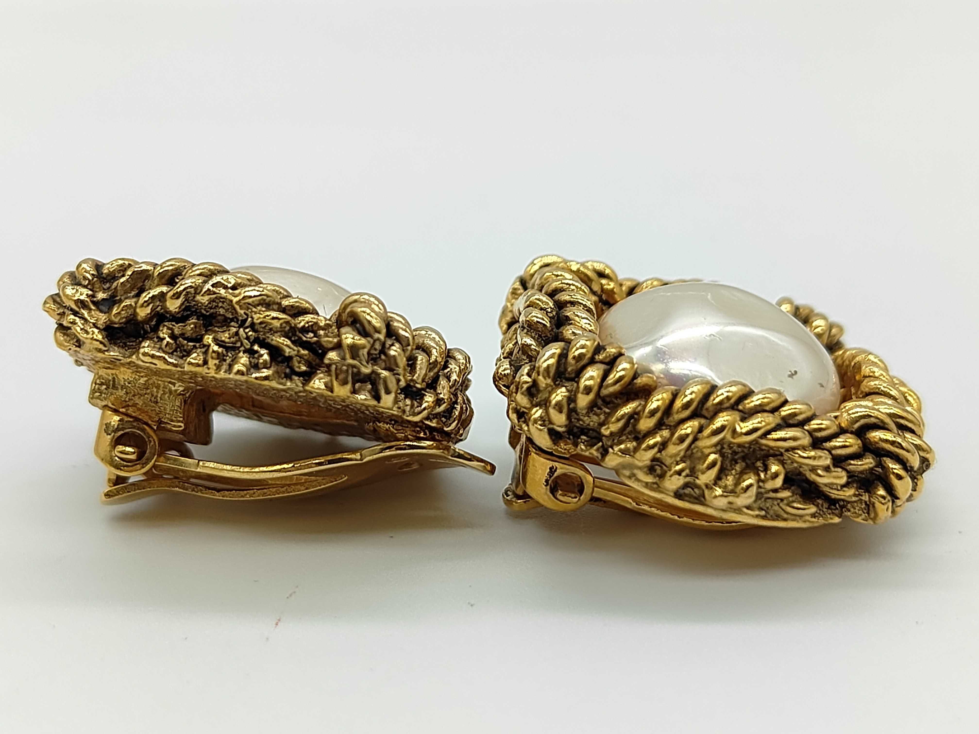 earrings with box, square rope and pearl design. — view 3