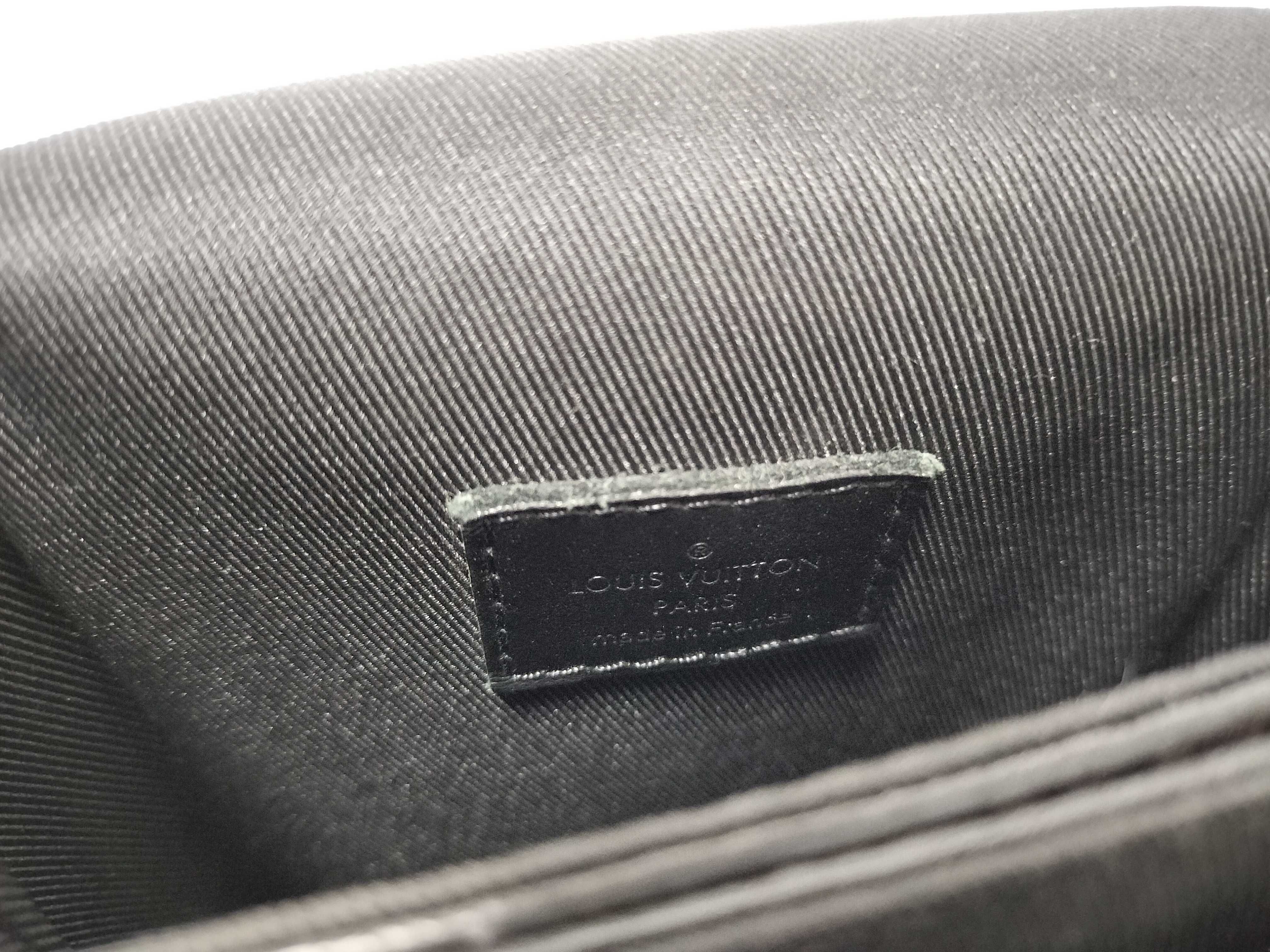 LV S-Lock Vertical Wearable Wallet M81522 Monogram RFID Shoulder Bag — view 10
