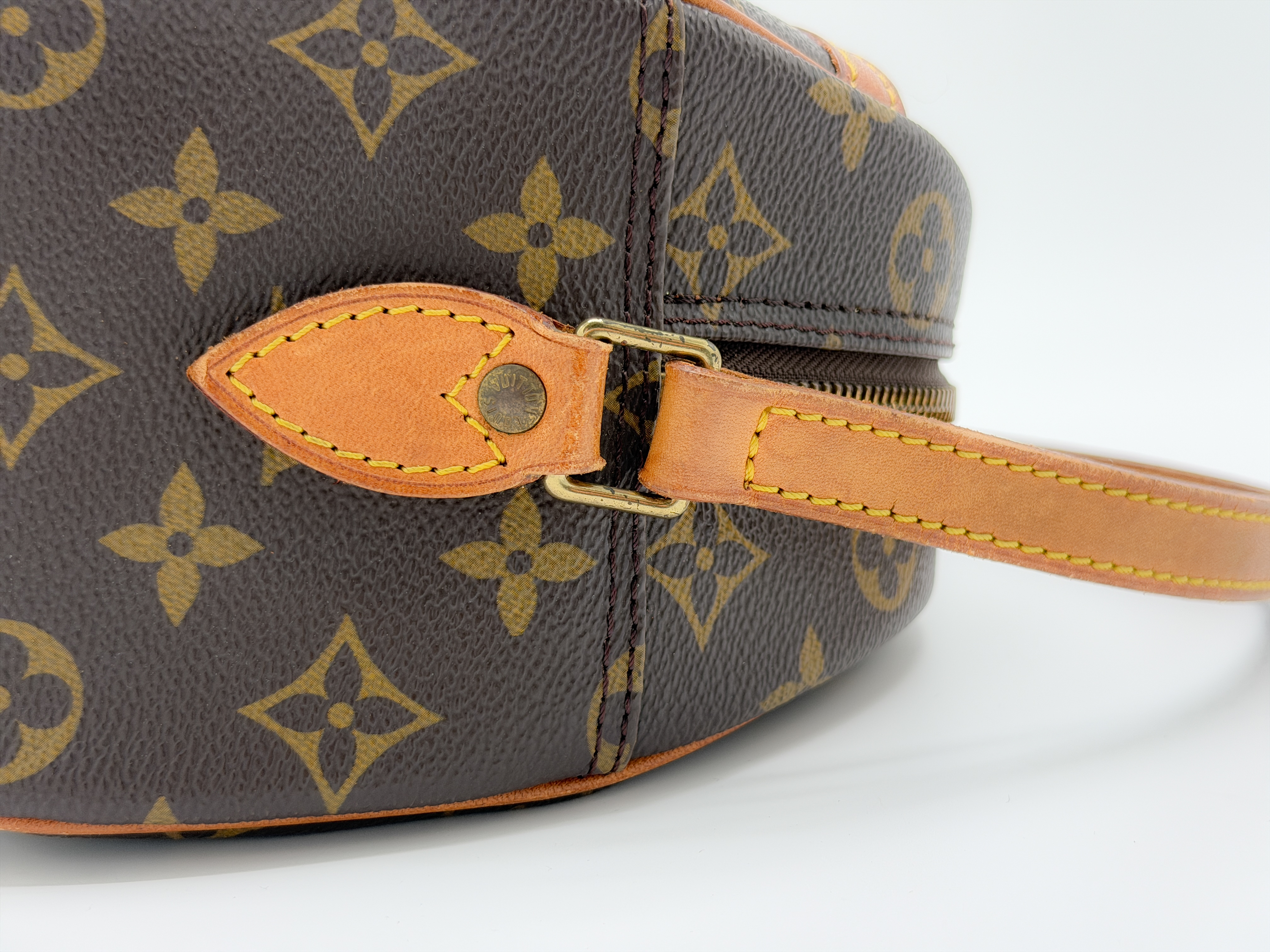 Monogram M51221 Blois Shoulder Bag (No stickiness) — view 7