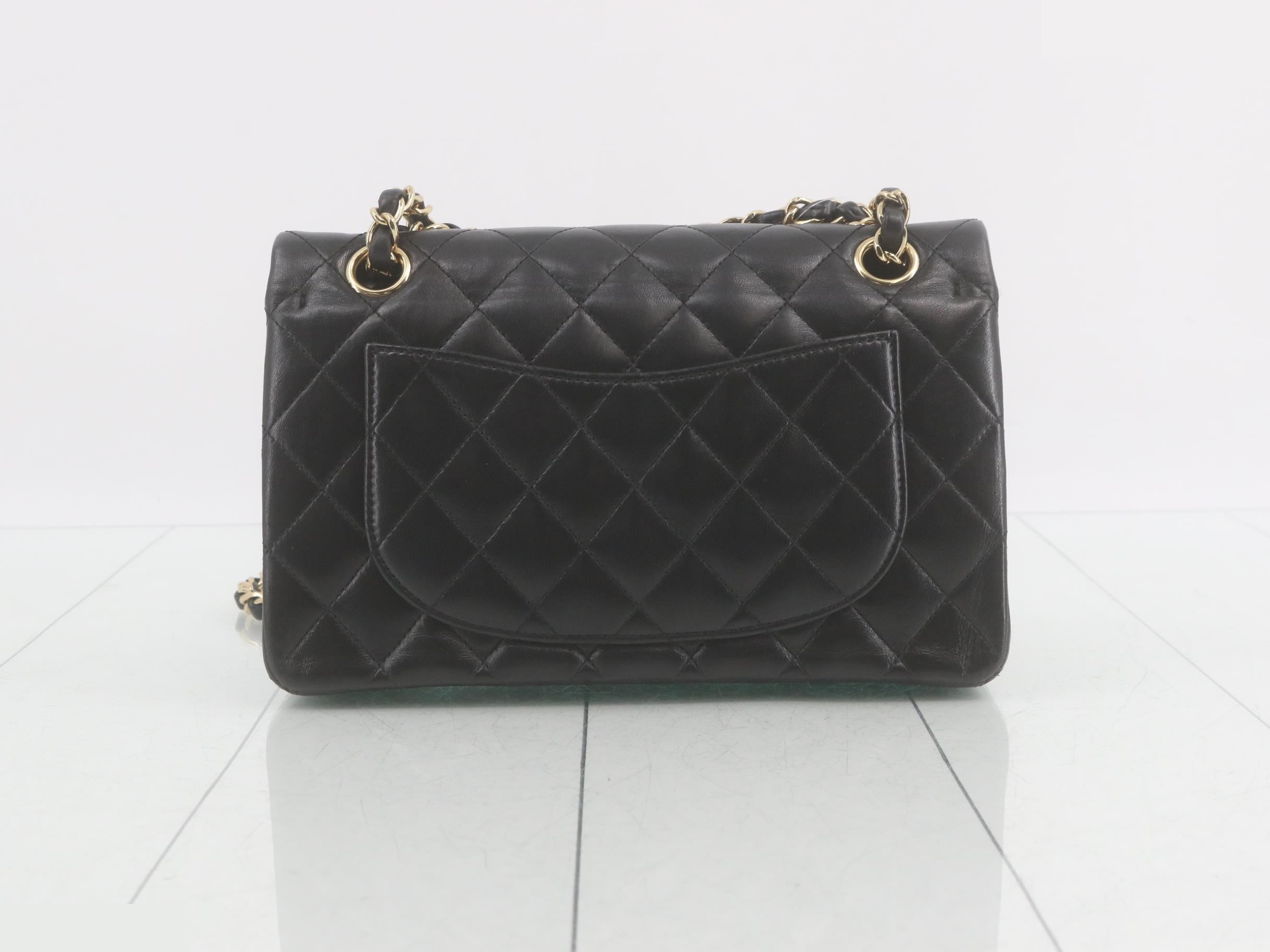Shoulder bag, double flap, double chain, matelassé, lambskin, serial number 13. — view 2