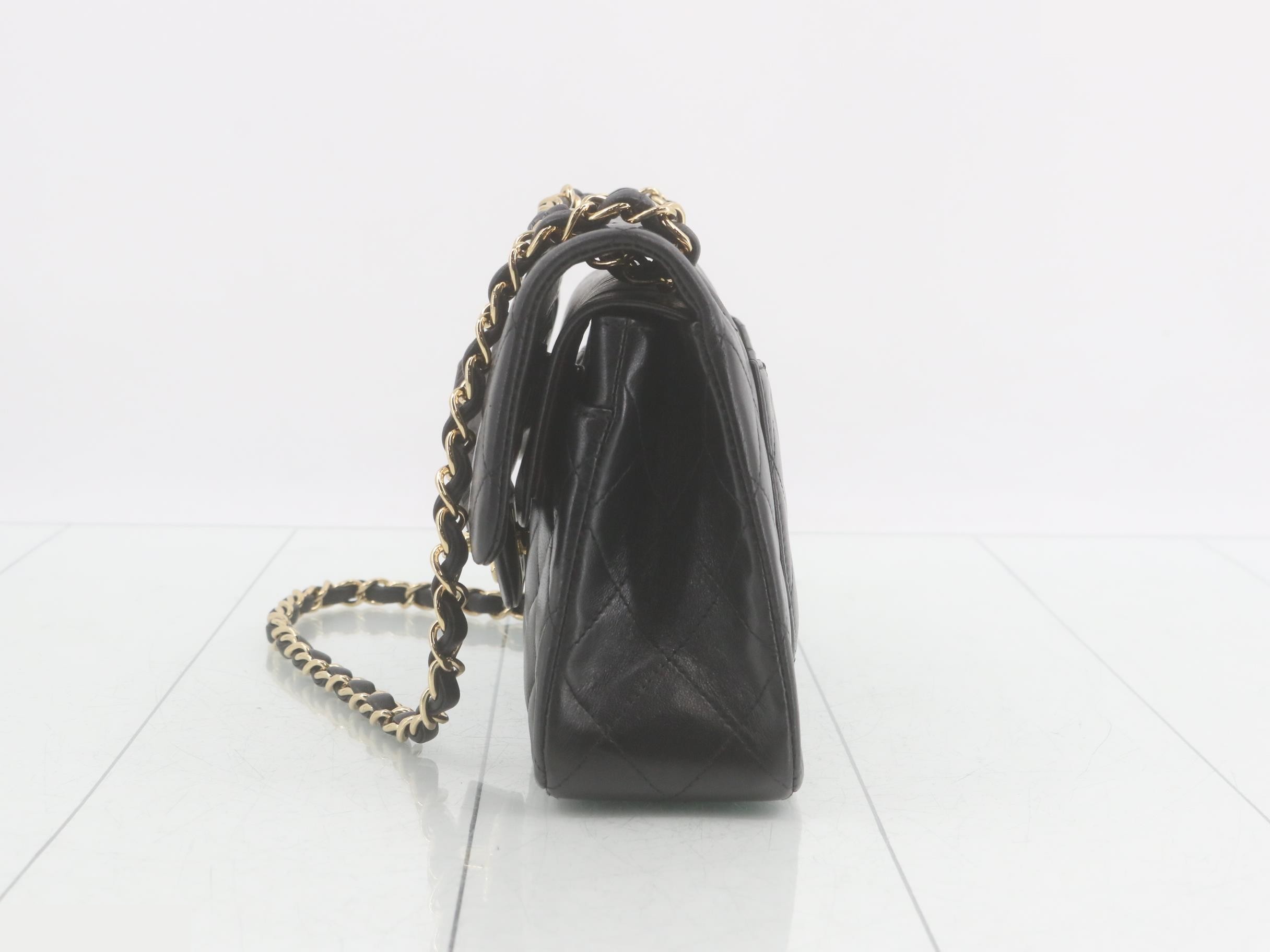 Shoulder bag, double flap, double chain, matelassé, lambskin, serial number 13. — view 3