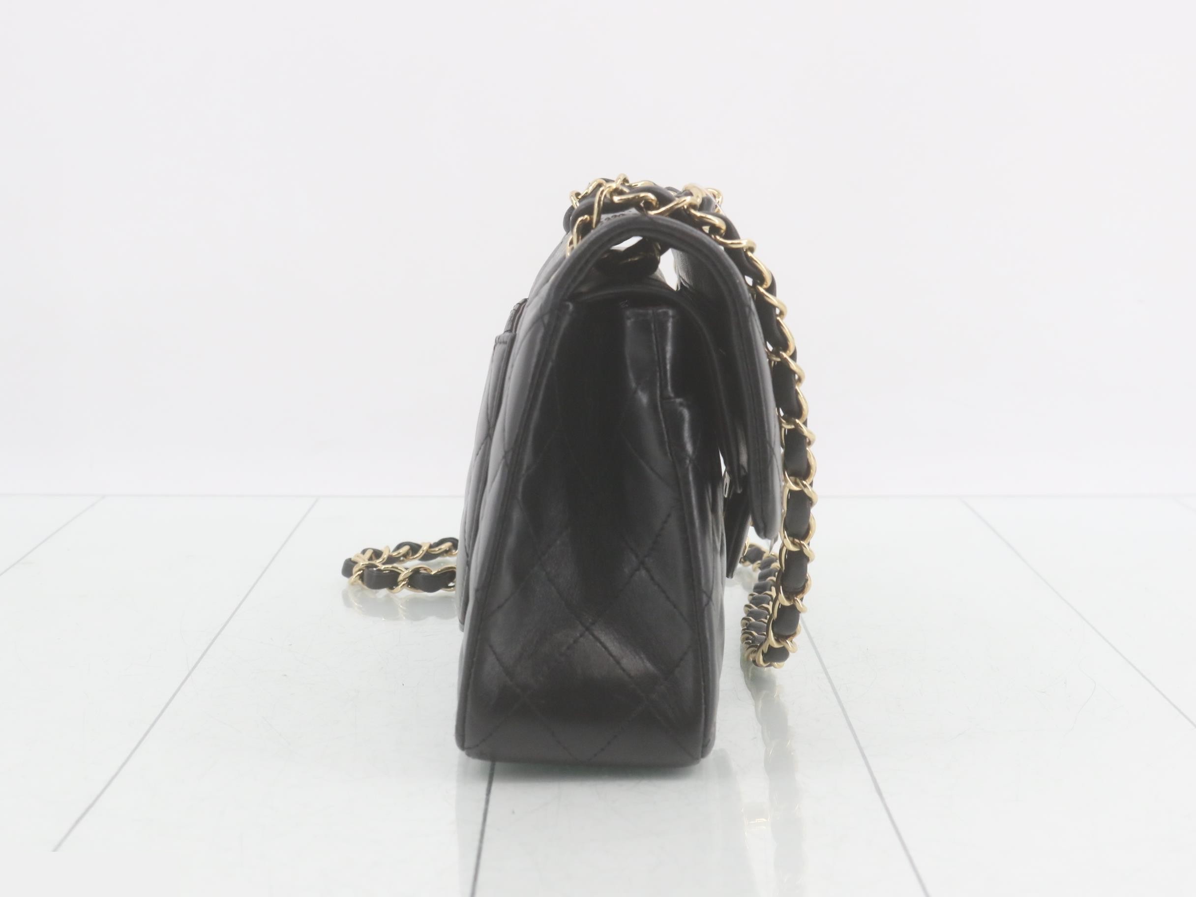 Shoulder bag, double flap, double chain, matelassé, lambskin, serial number 13. — view 4