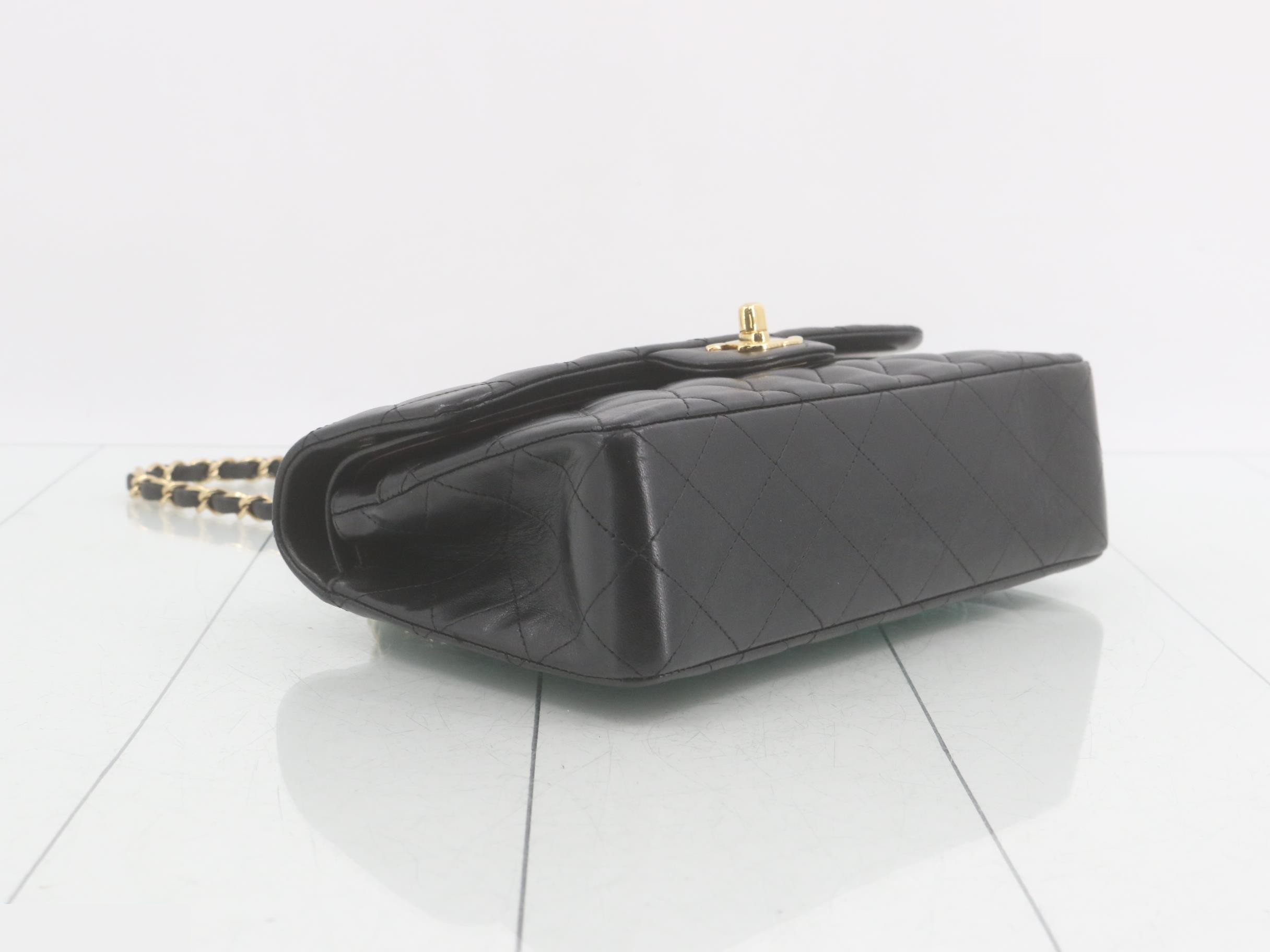 Shoulder bag, double flap, double chain, matelassé, lambskin, serial number 13. — view 5