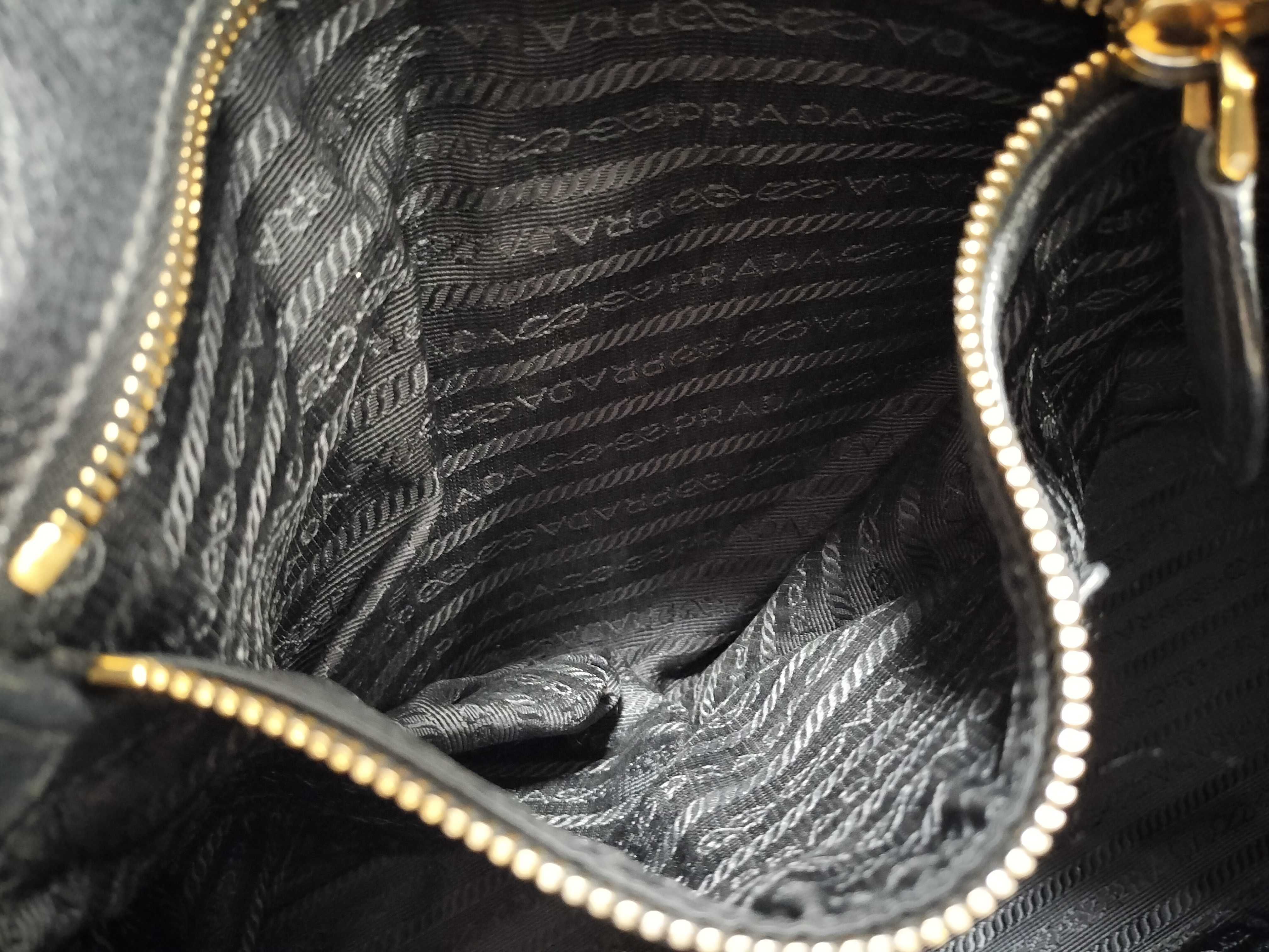 Vitello Daino Black Tote Bag — view 10