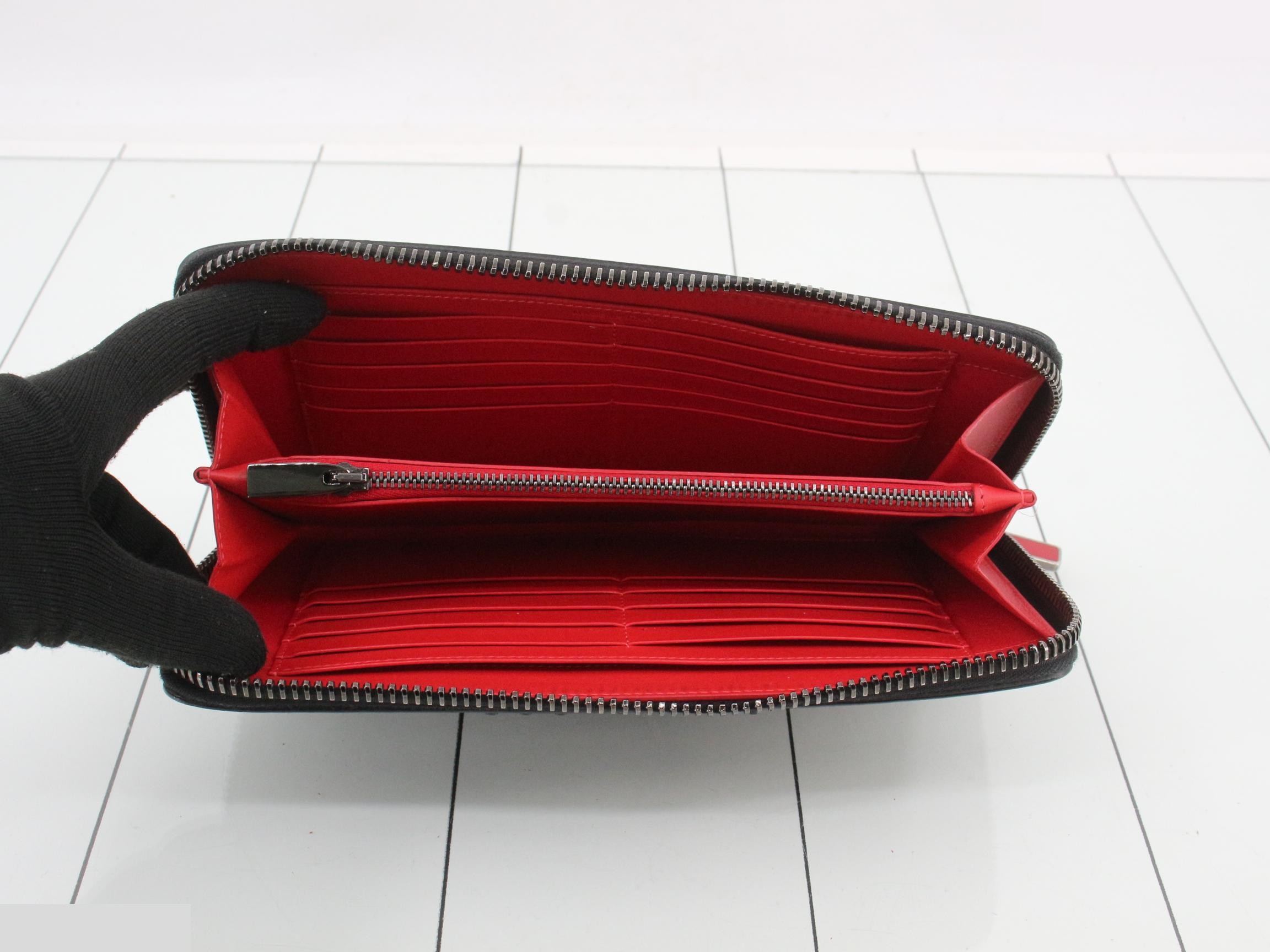 wallet — view 4