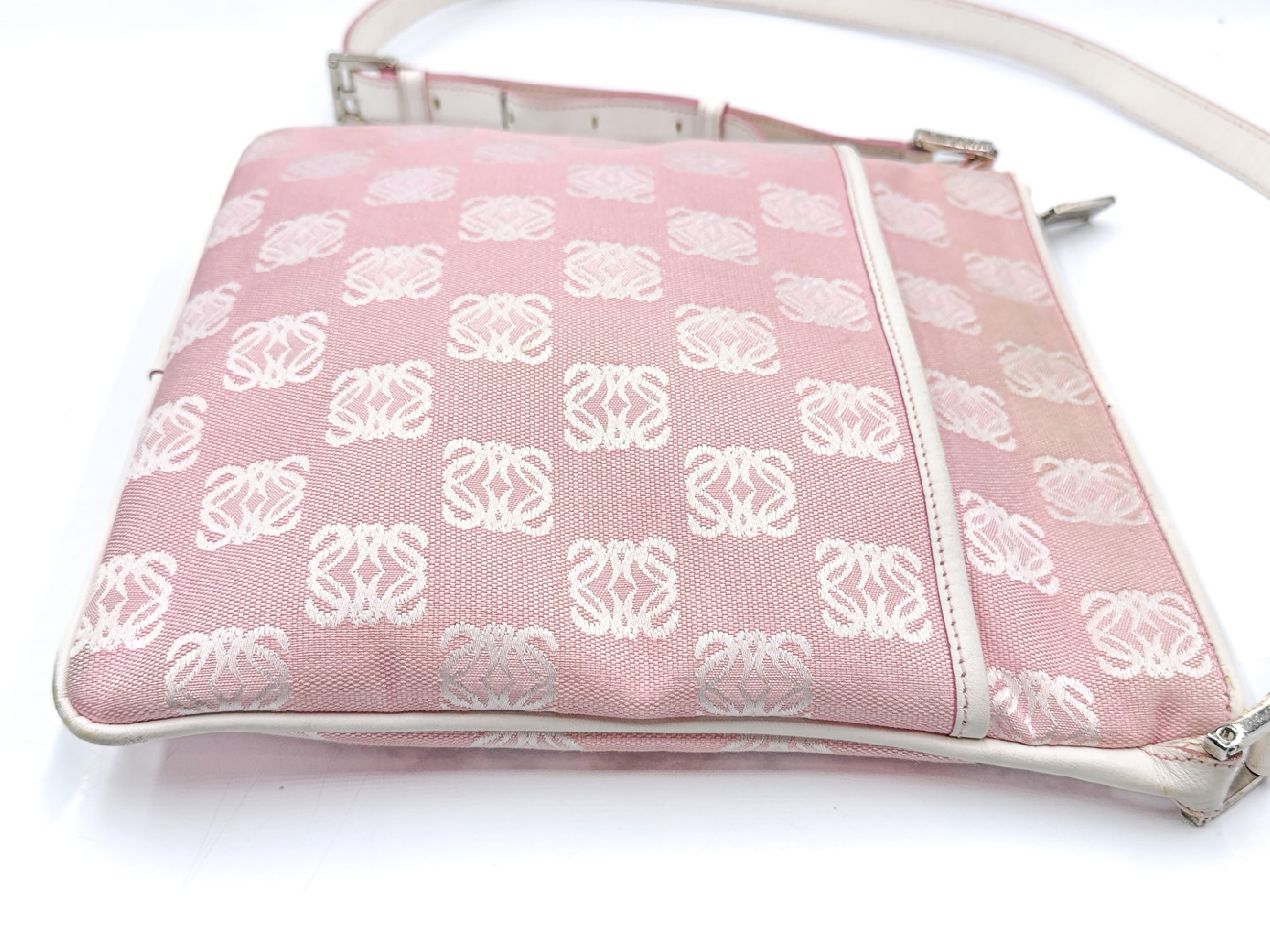 Anagram Pink Leather Shoulder Bag — view 4