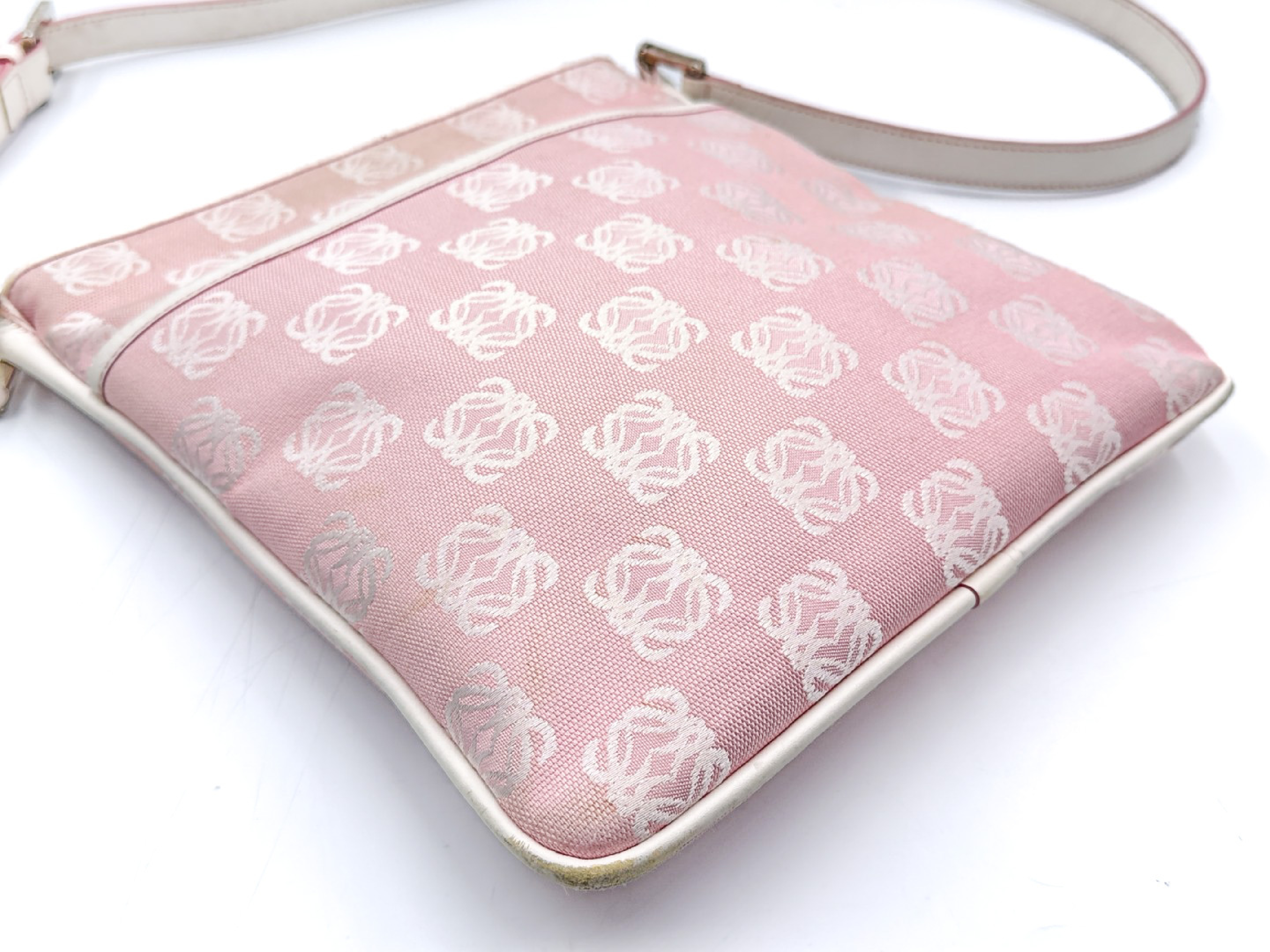 Anagram Pink Leather Shoulder Bag — view 5