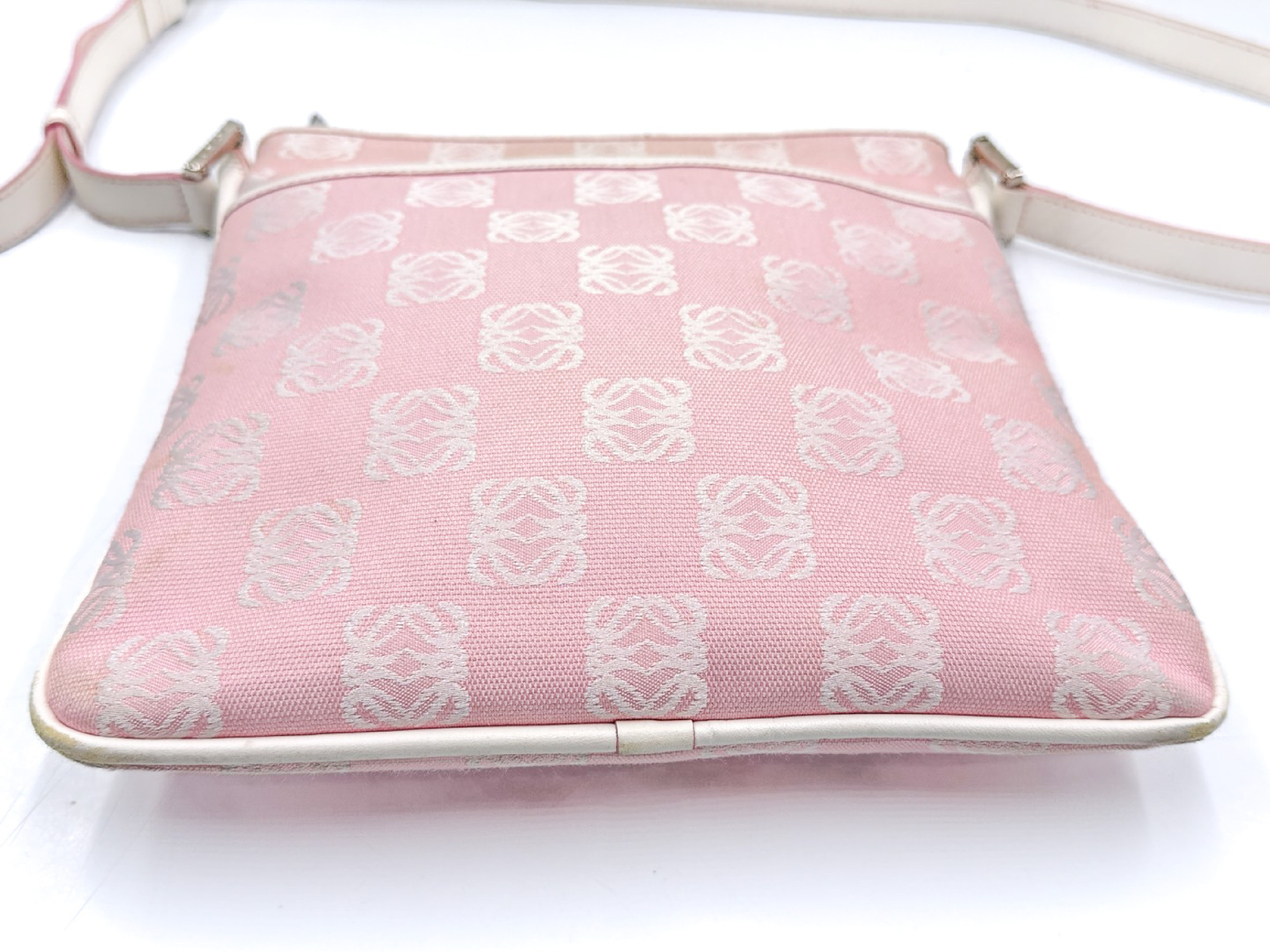 Anagram Pink Leather Shoulder Bag — view 7