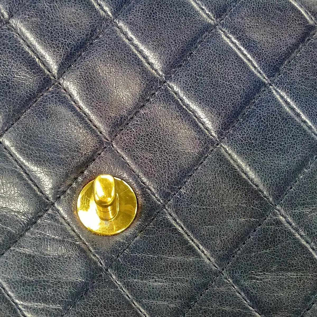 Mini Matelassé 17 Lambskin Single Flap Single Chain Bag Navy Gold Hardware A01115 — view 10