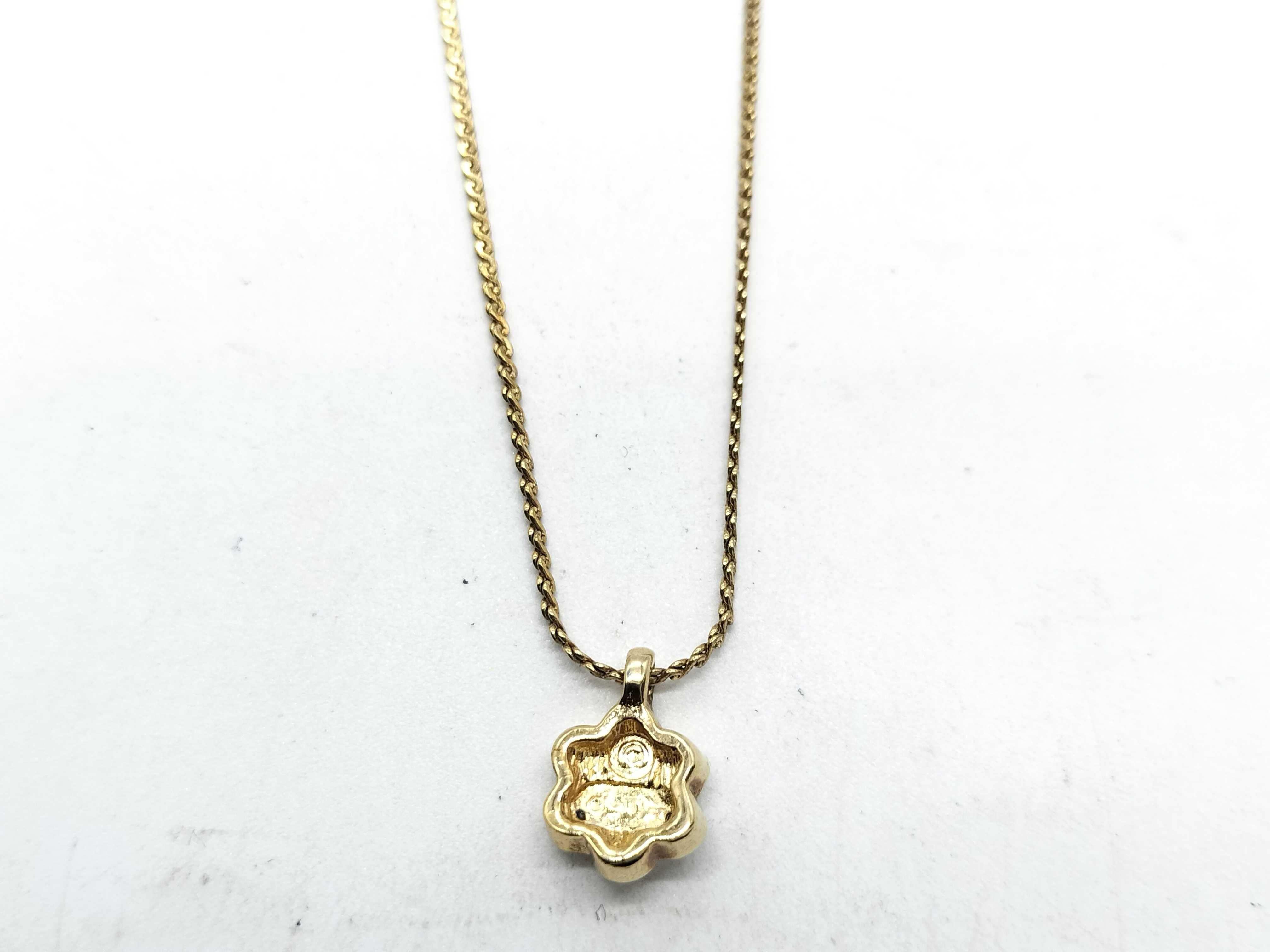 necklace — view 3