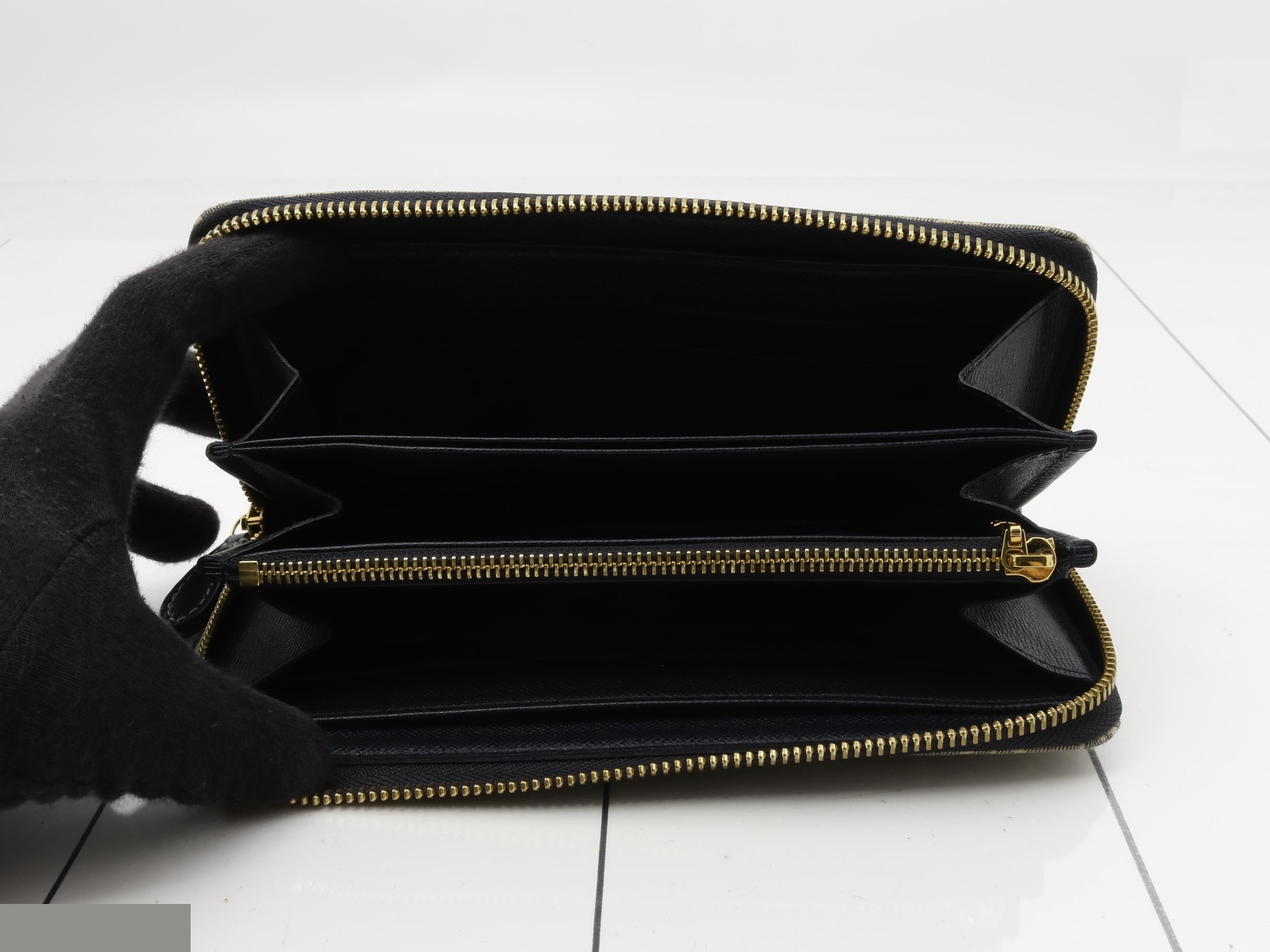 Zippy Wallet — view 4
