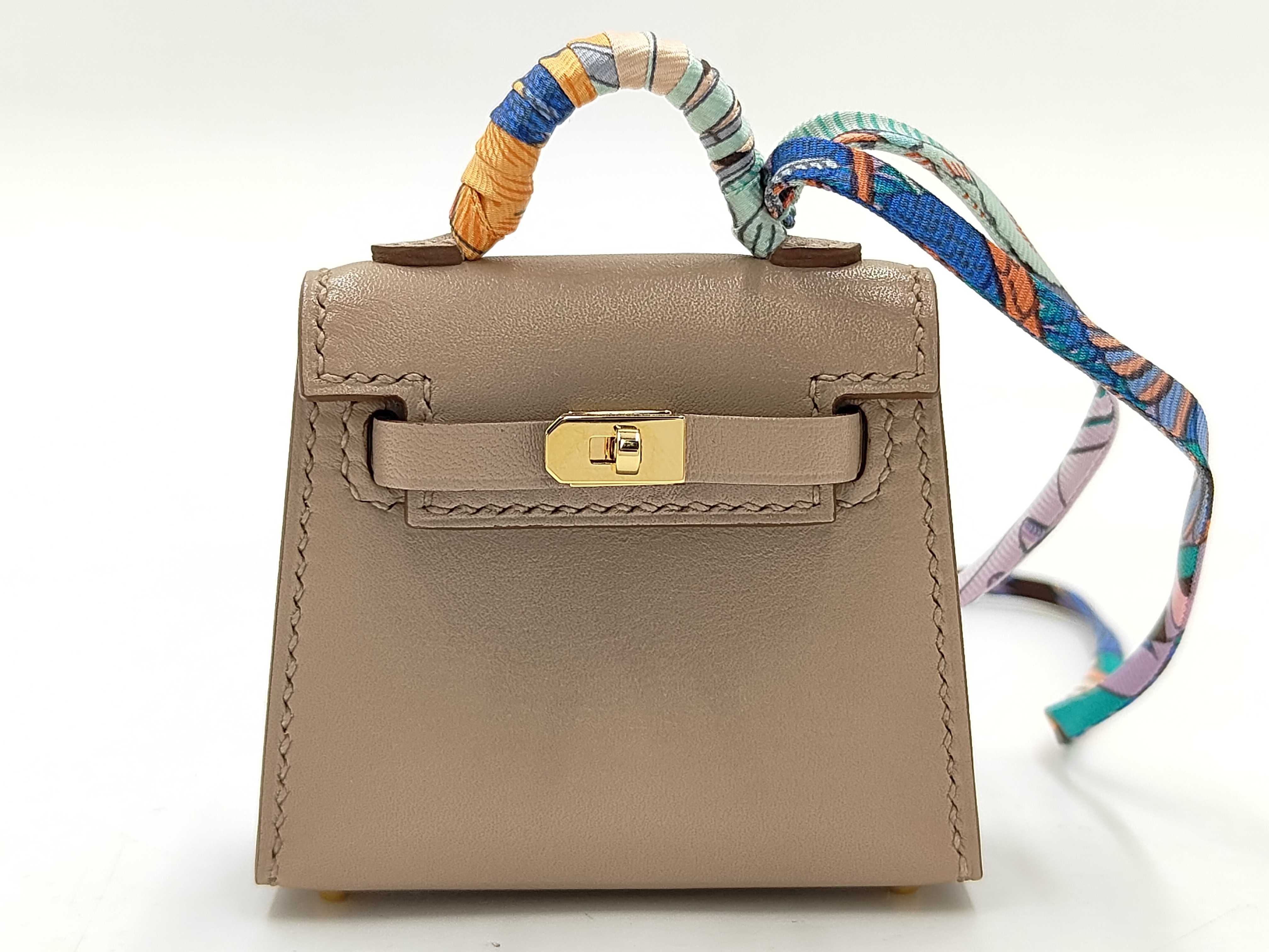 Kelly Twilly Bag Charm (Z stamp) and other accessories.