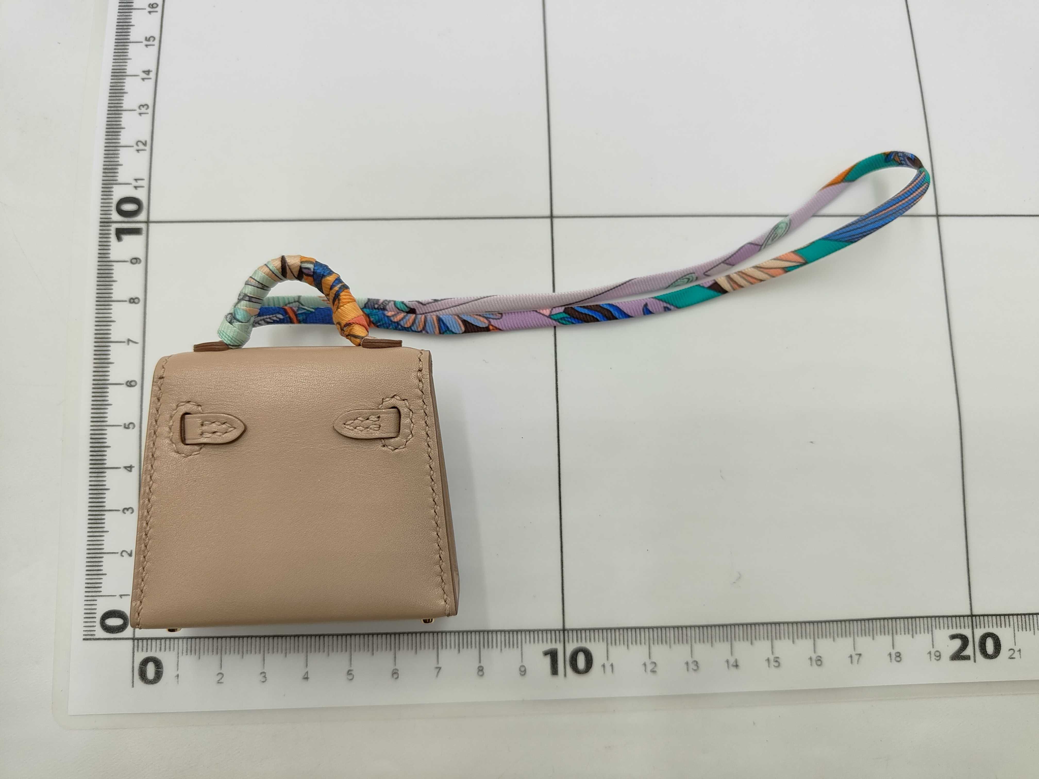 Kelly Twilly Bag Charm (Z stamp) and other accessories. — view 2