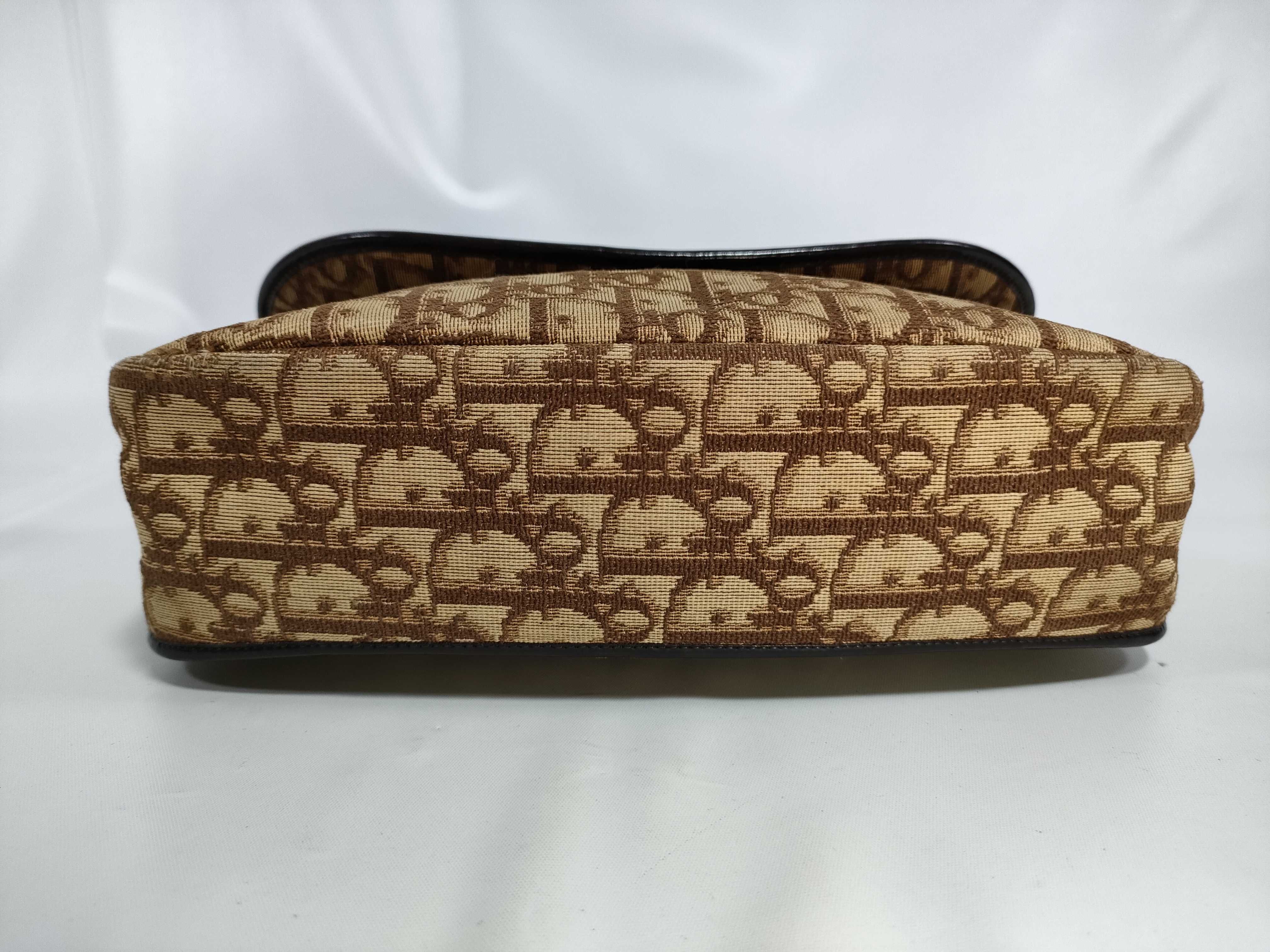 Trotter Canvas Shoulder Bag — view 7