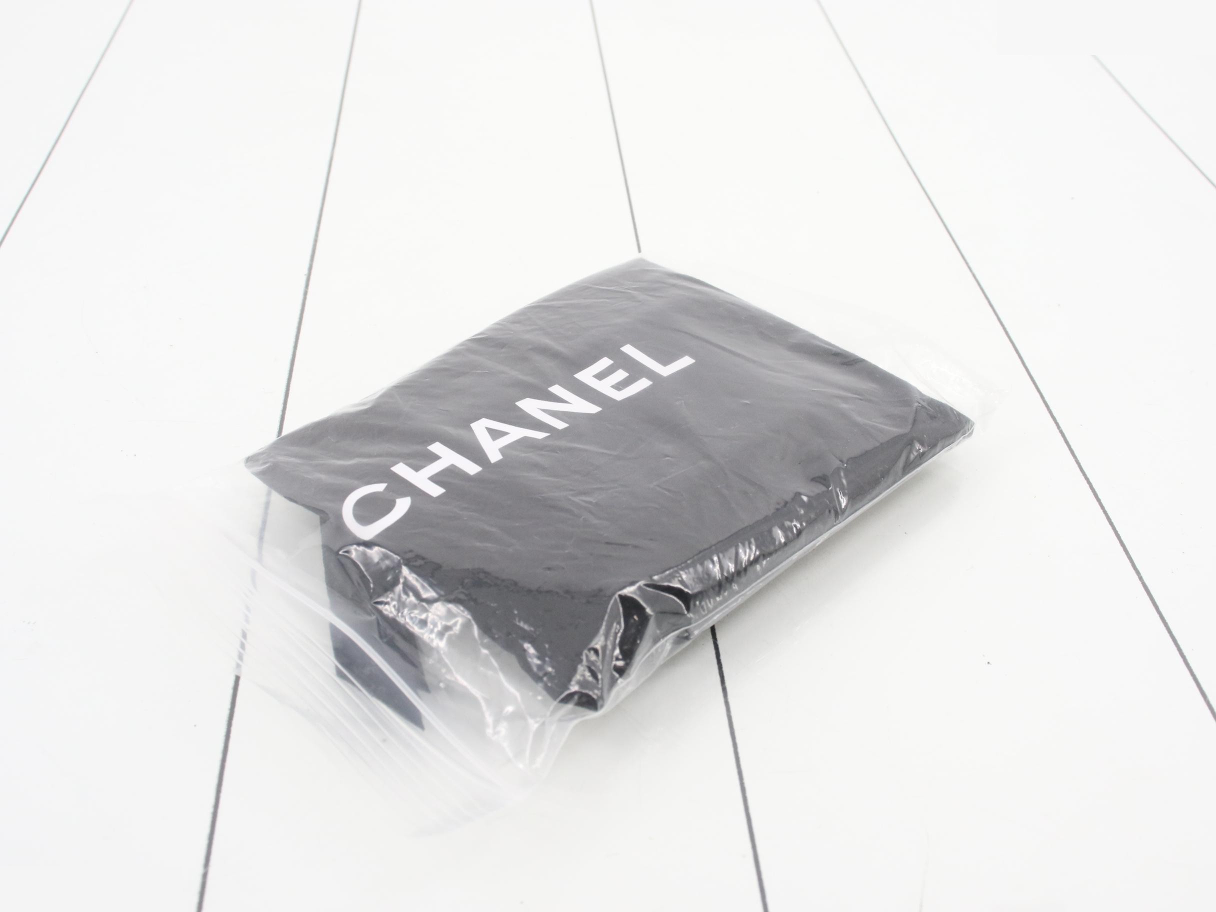 AS3135 Black Printed Denim Gold Hardware Mini Matelassé 21 Chain — view 7