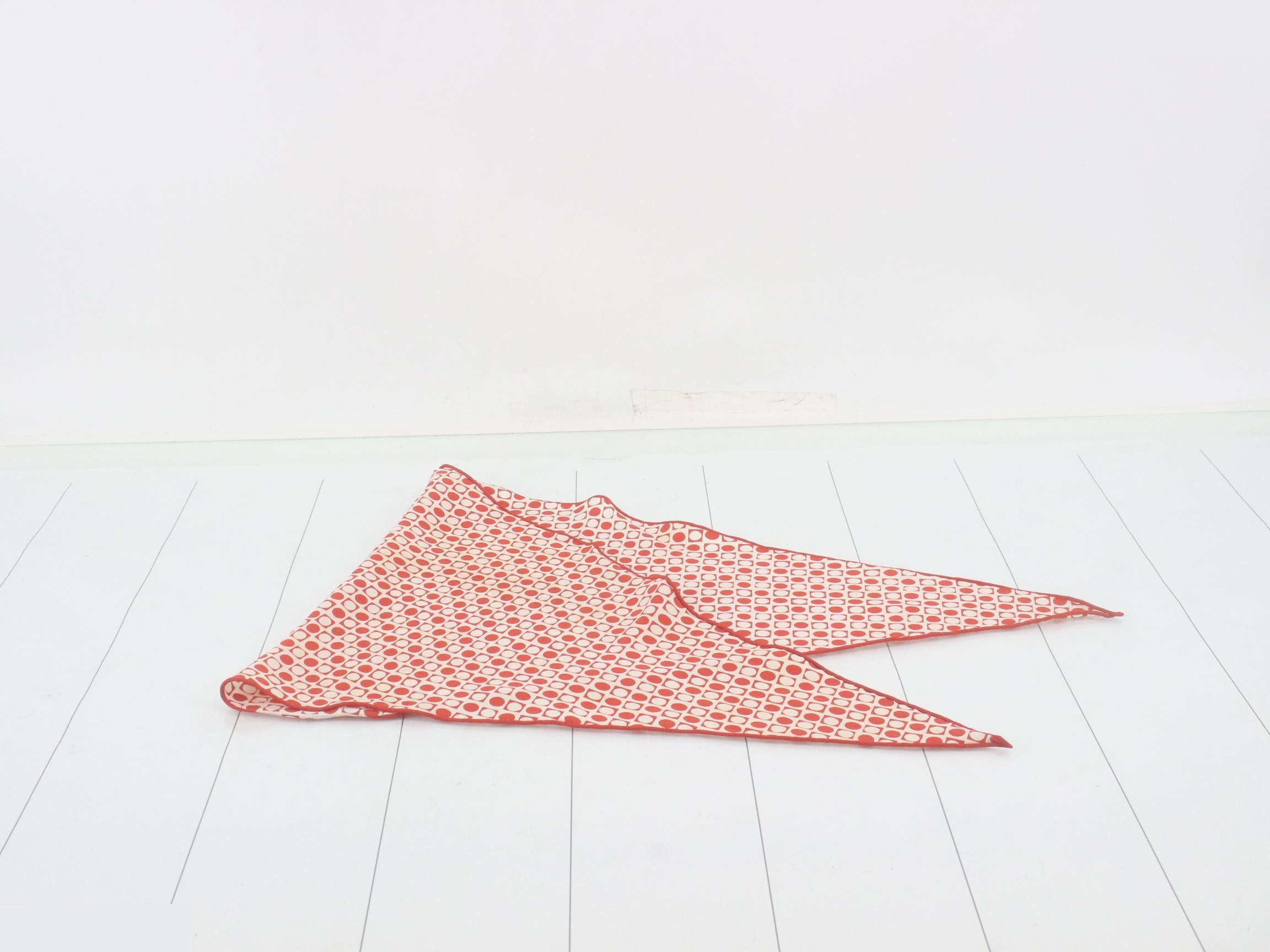 Carre scarf, diamond shape — view 3