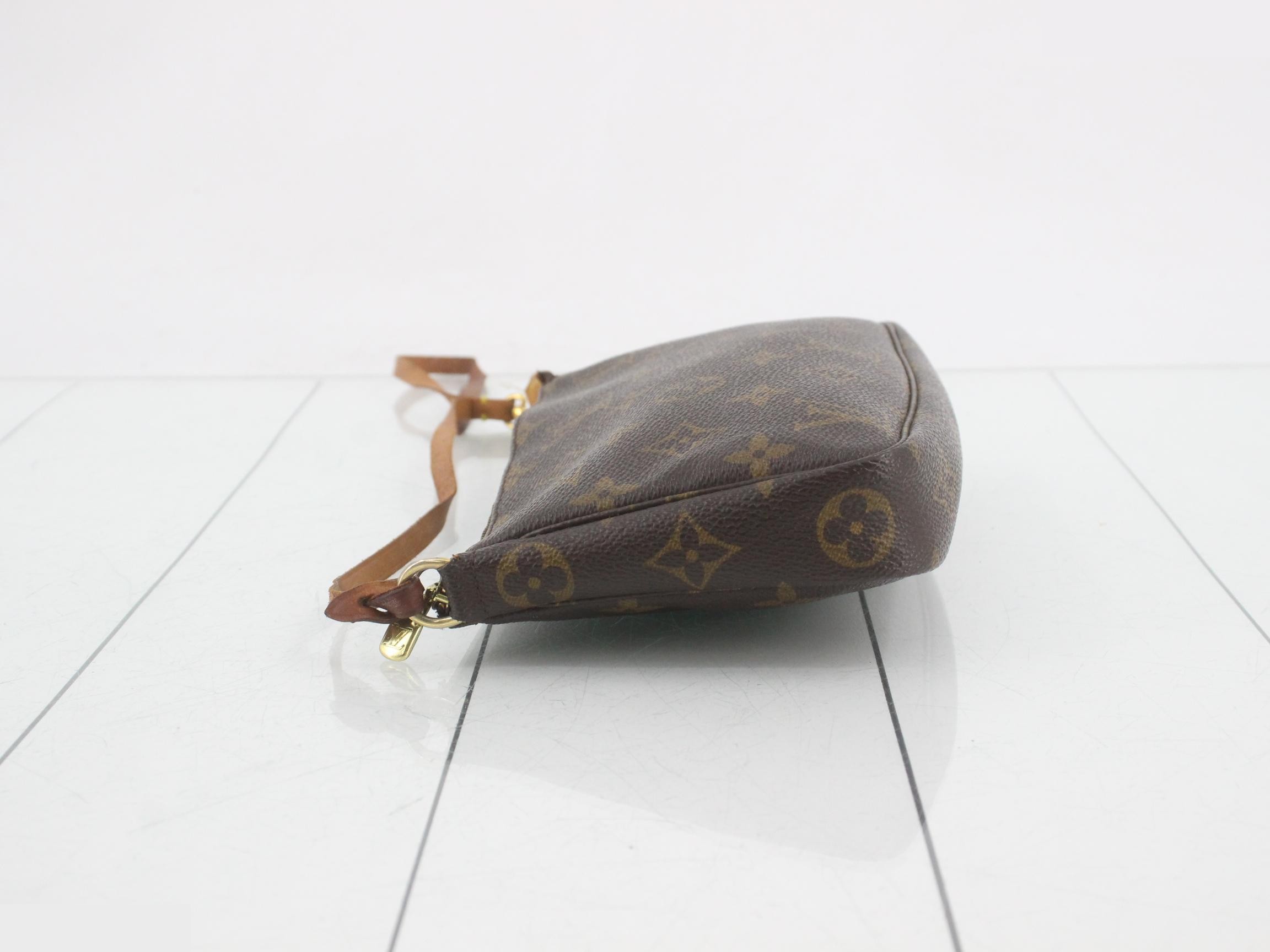 Monogram Pochette Accessoires — view 4