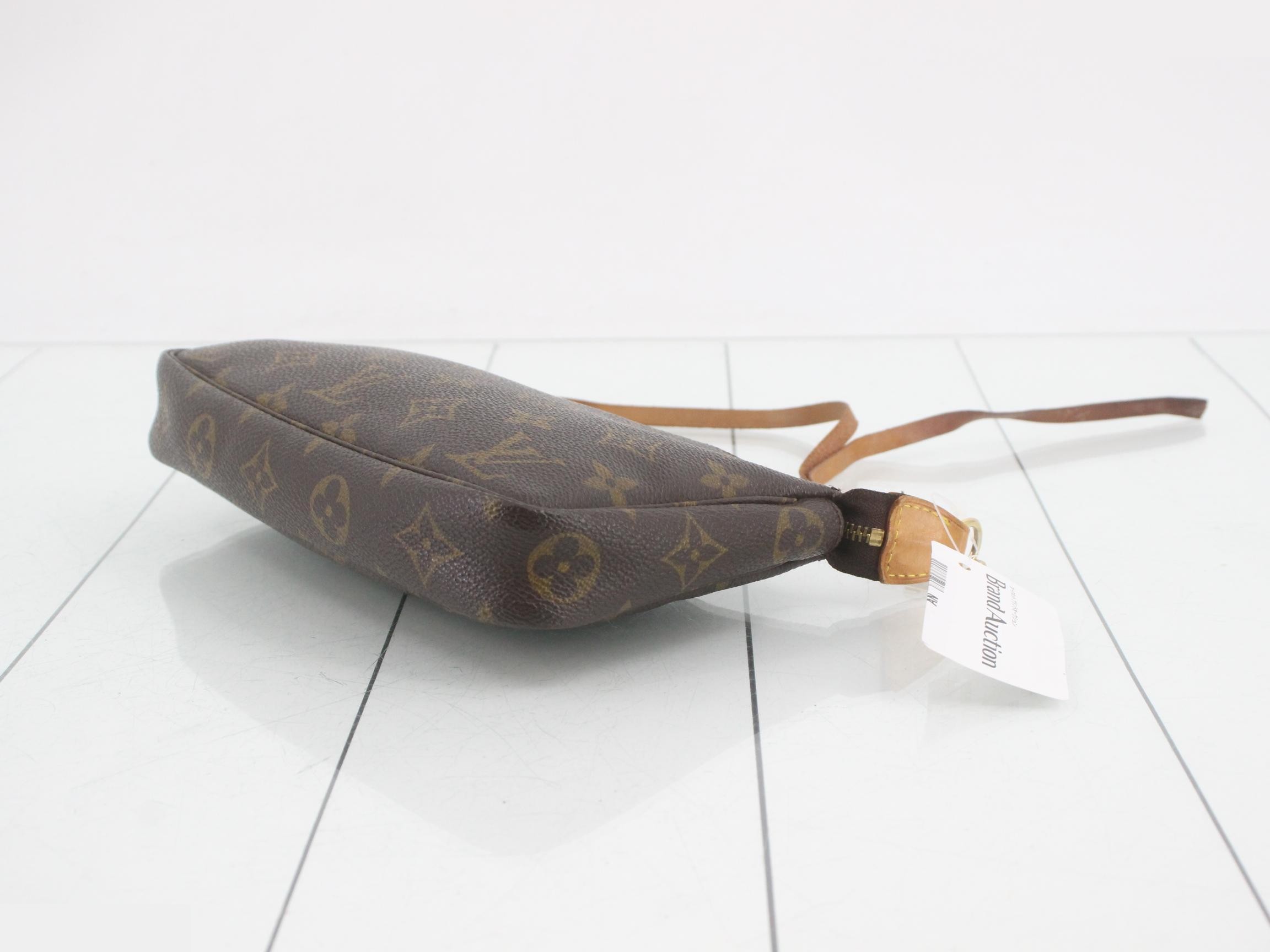 Monogram Pochette Accessoires — view 6