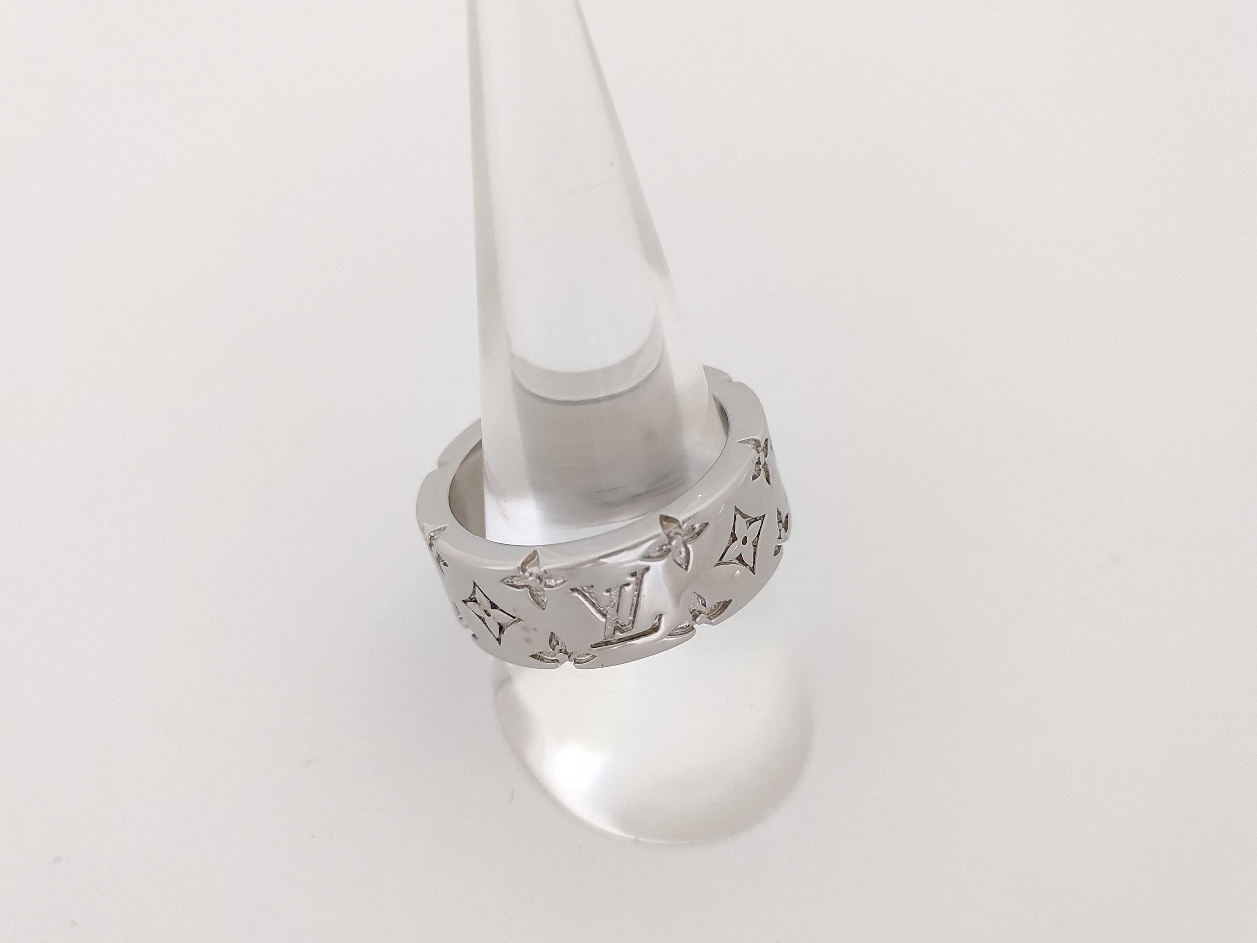 Monogram M1182 Monogram Ring LV Mosaic M1507M Ring — view 3