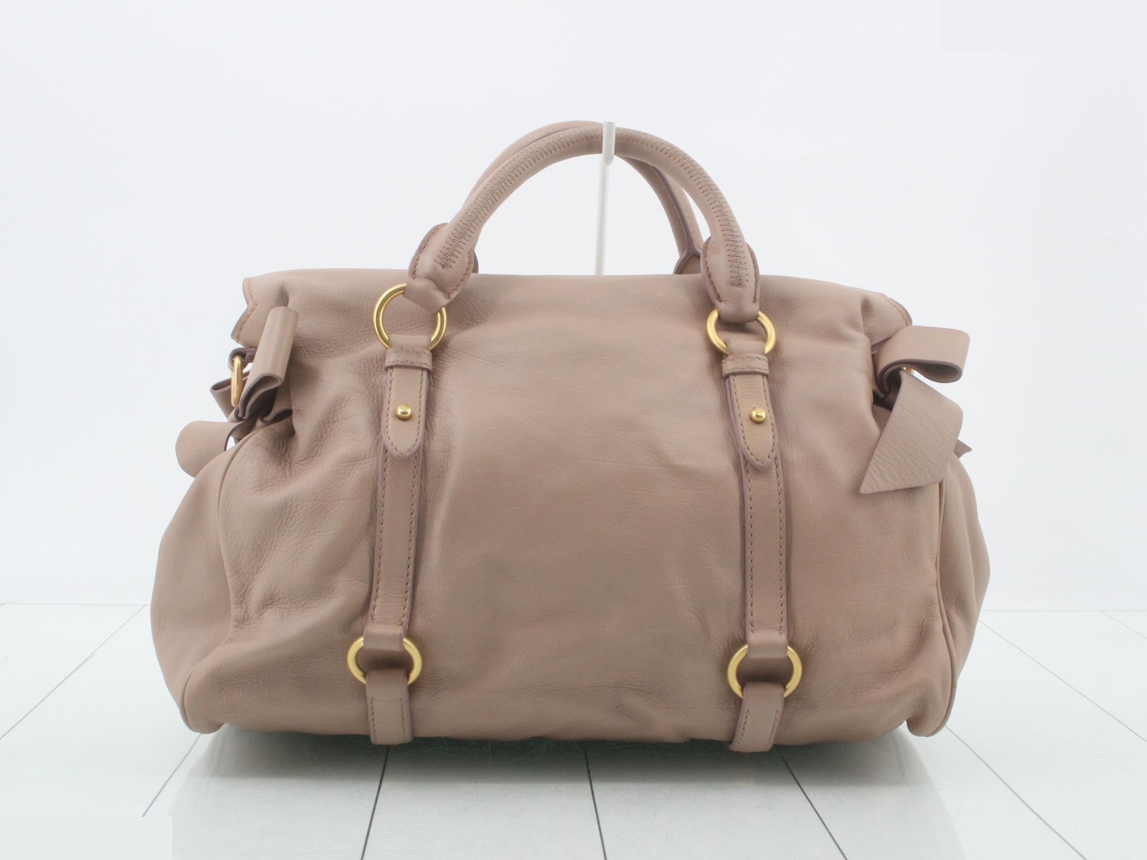 handbag, leather, beige, with shoulder strap. — view 2