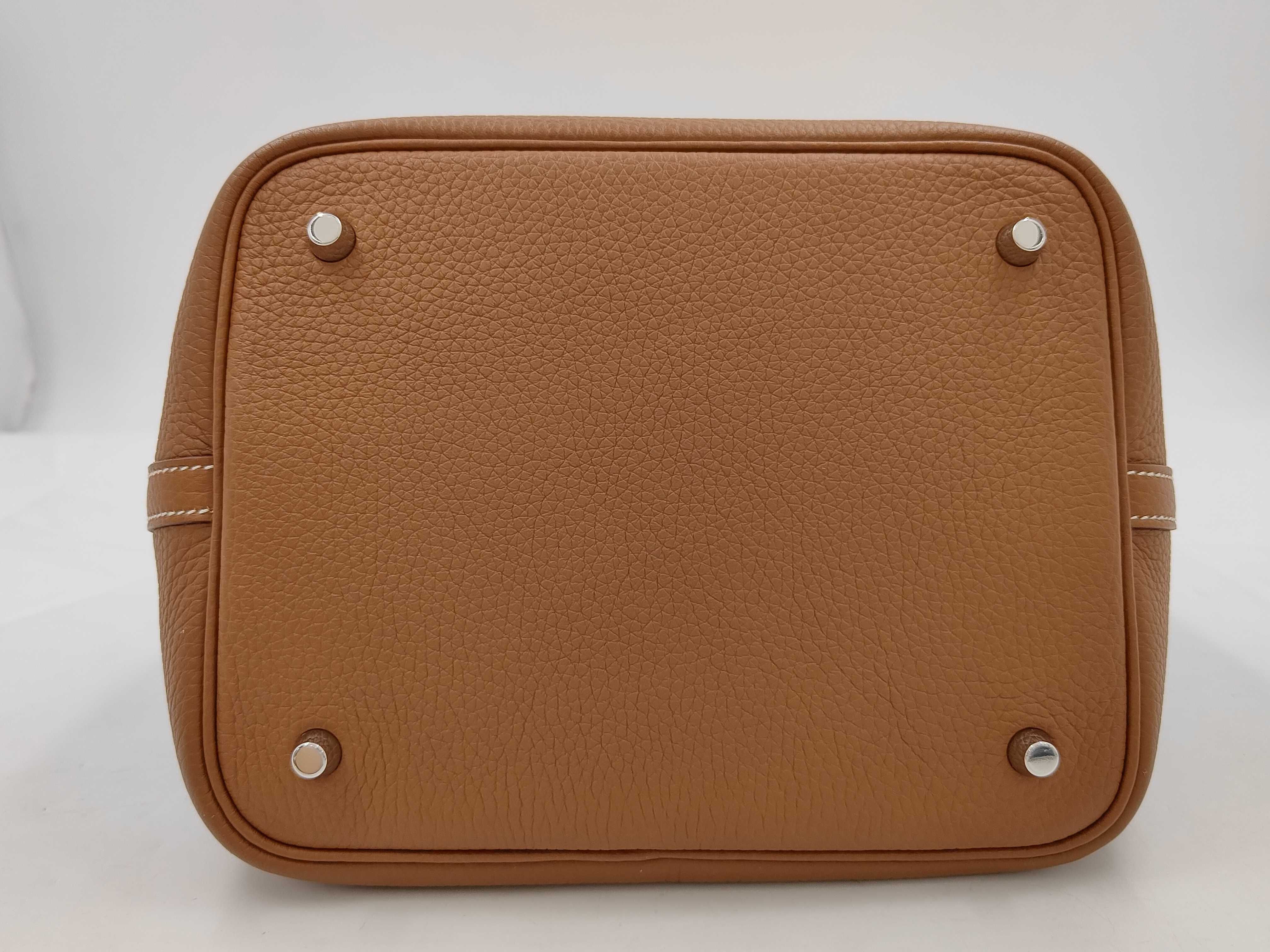 Picotin Lock 22 MM Taurillon Clemence Leather Gold Silver Hardware B Stamp Handbag — view 3