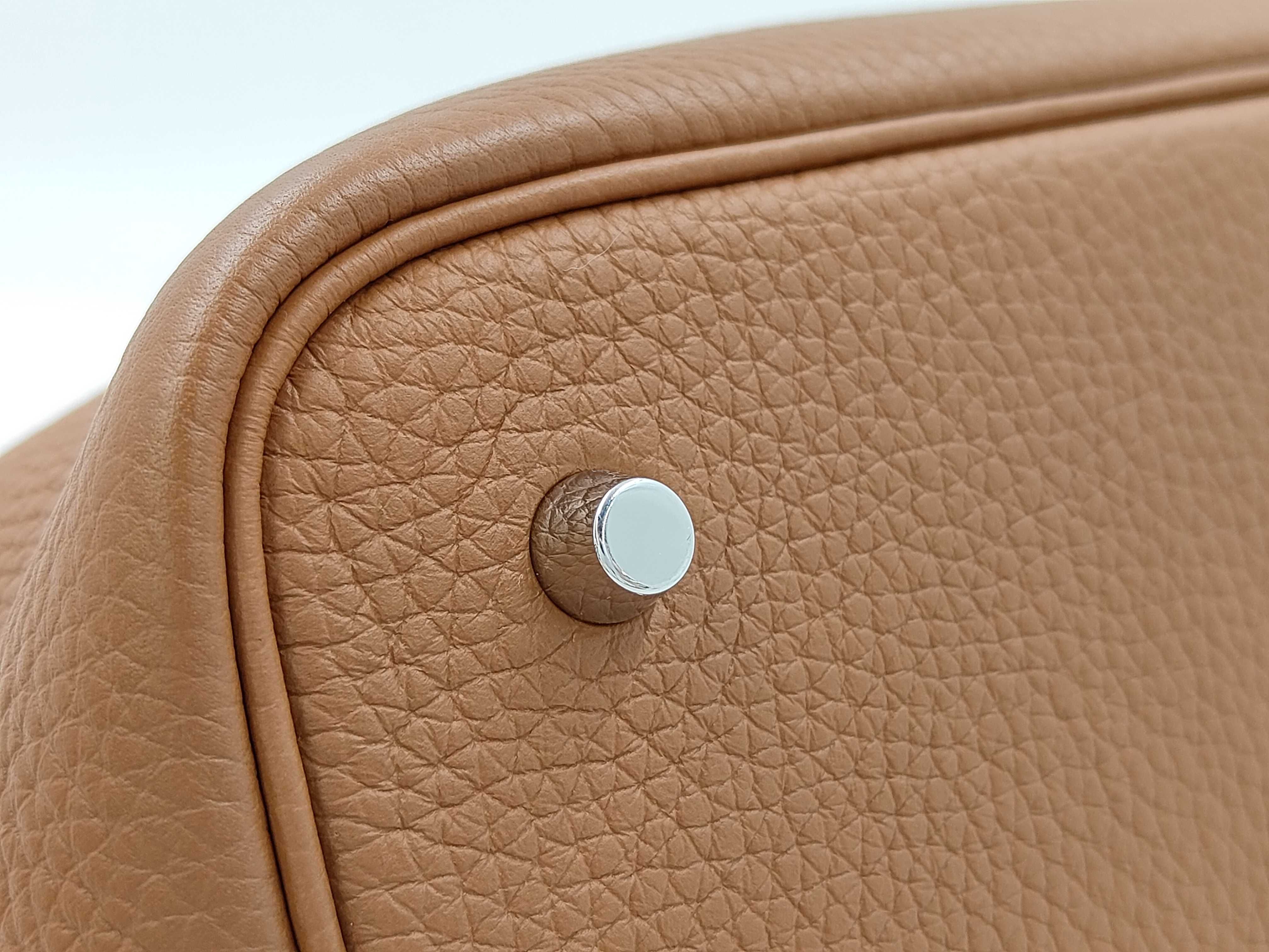Picotin Lock 22 MM Taurillon Clemence Leather Gold Silver Hardware B Stamp Handbag — view 4
