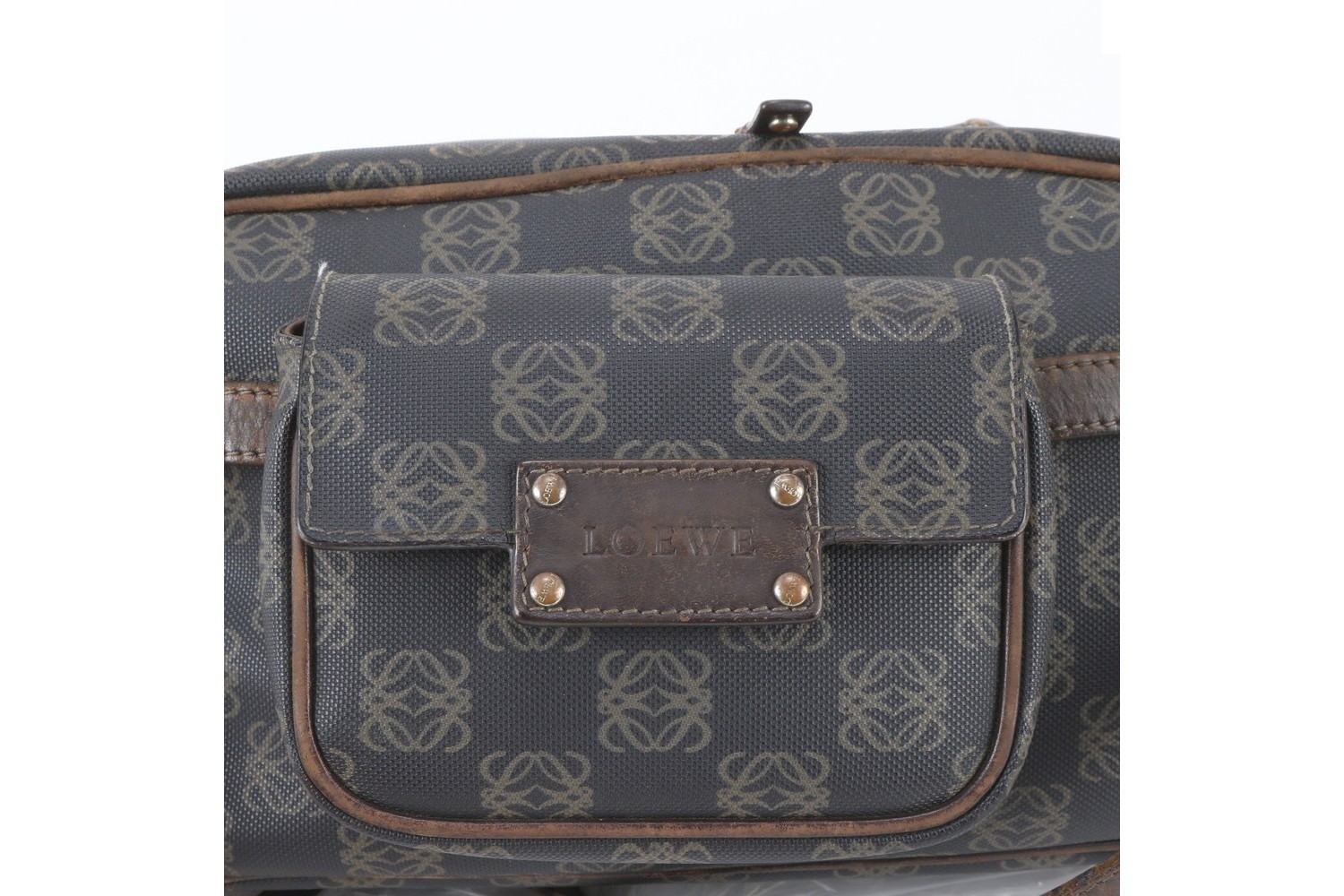 Anagram Repeat Leather Shoulder Bag (Crossbody) — view 9