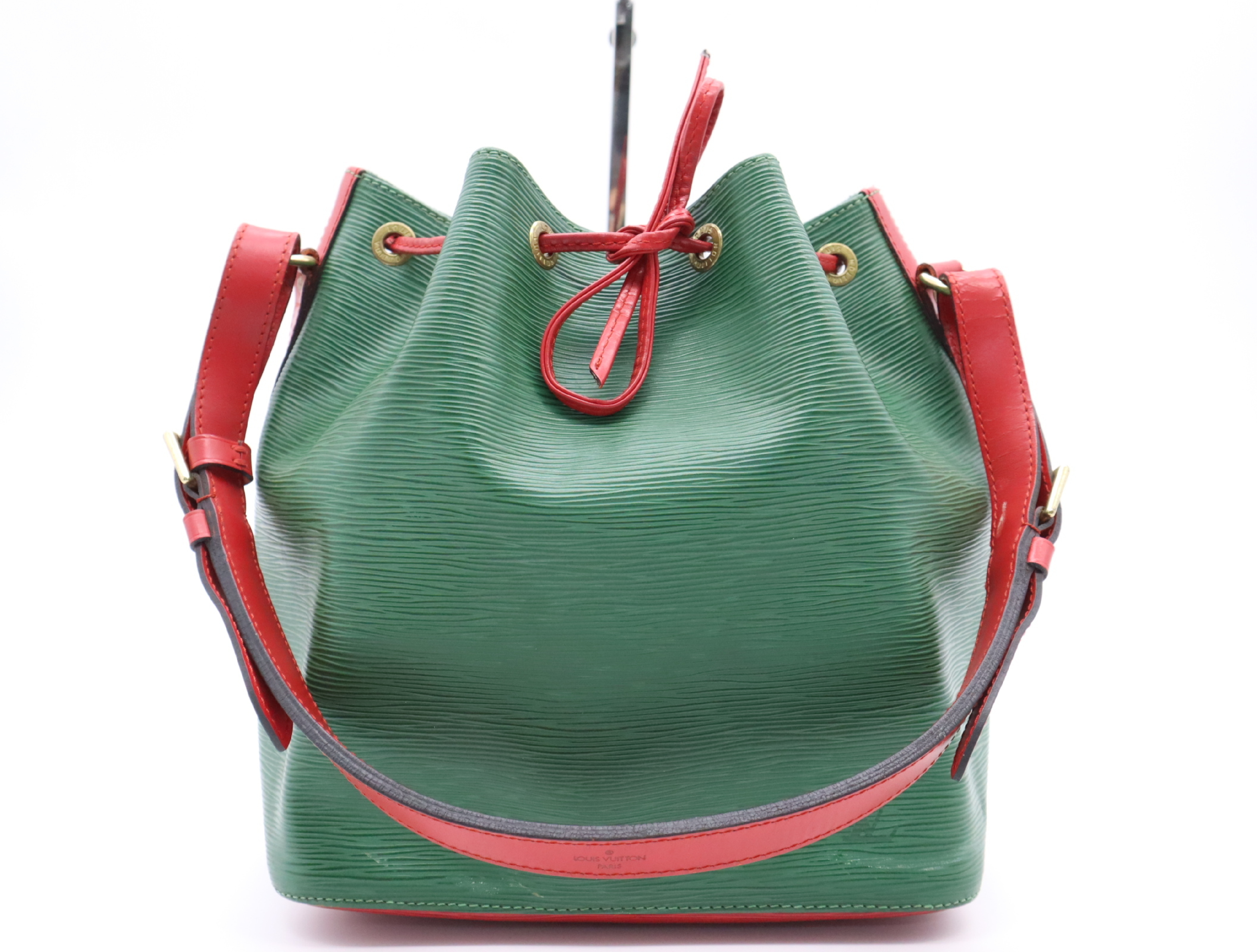 M44147 Epi Petit Noe Borneo Green Castilian Red Shoulder Bag