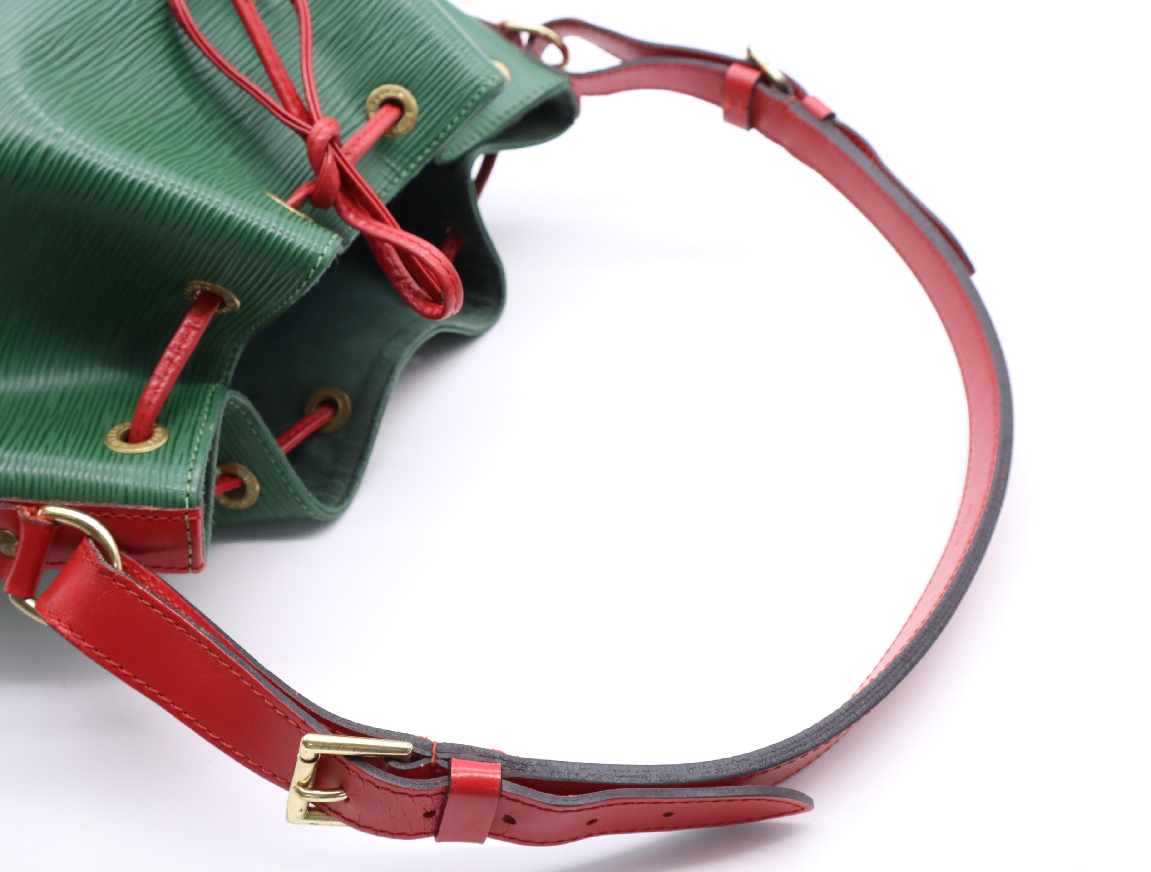 M44147 Epi Petit Noe Borneo Green Castilian Red Shoulder Bag — view 10