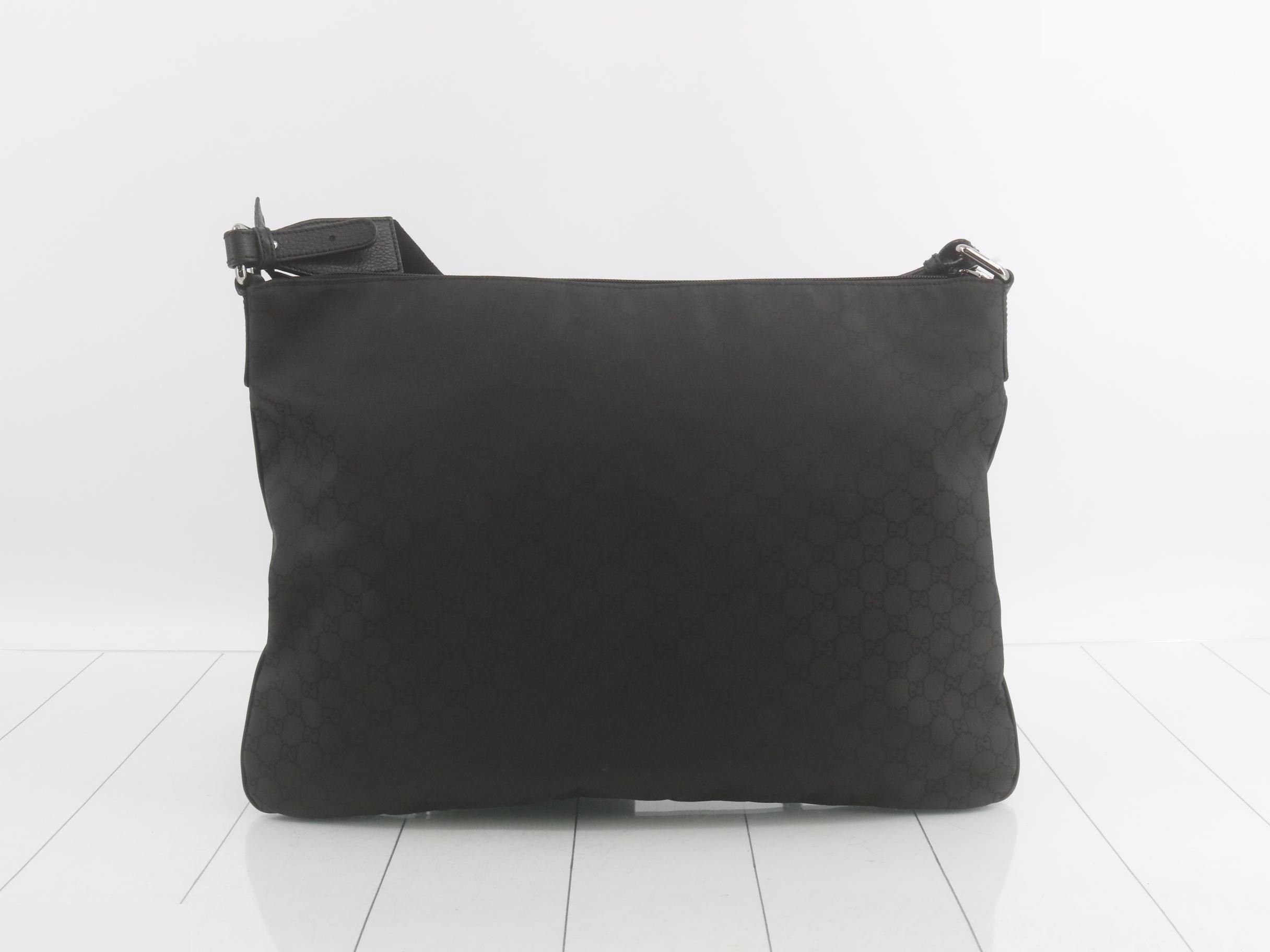 GG Canvas Shoulder Bag — view 2