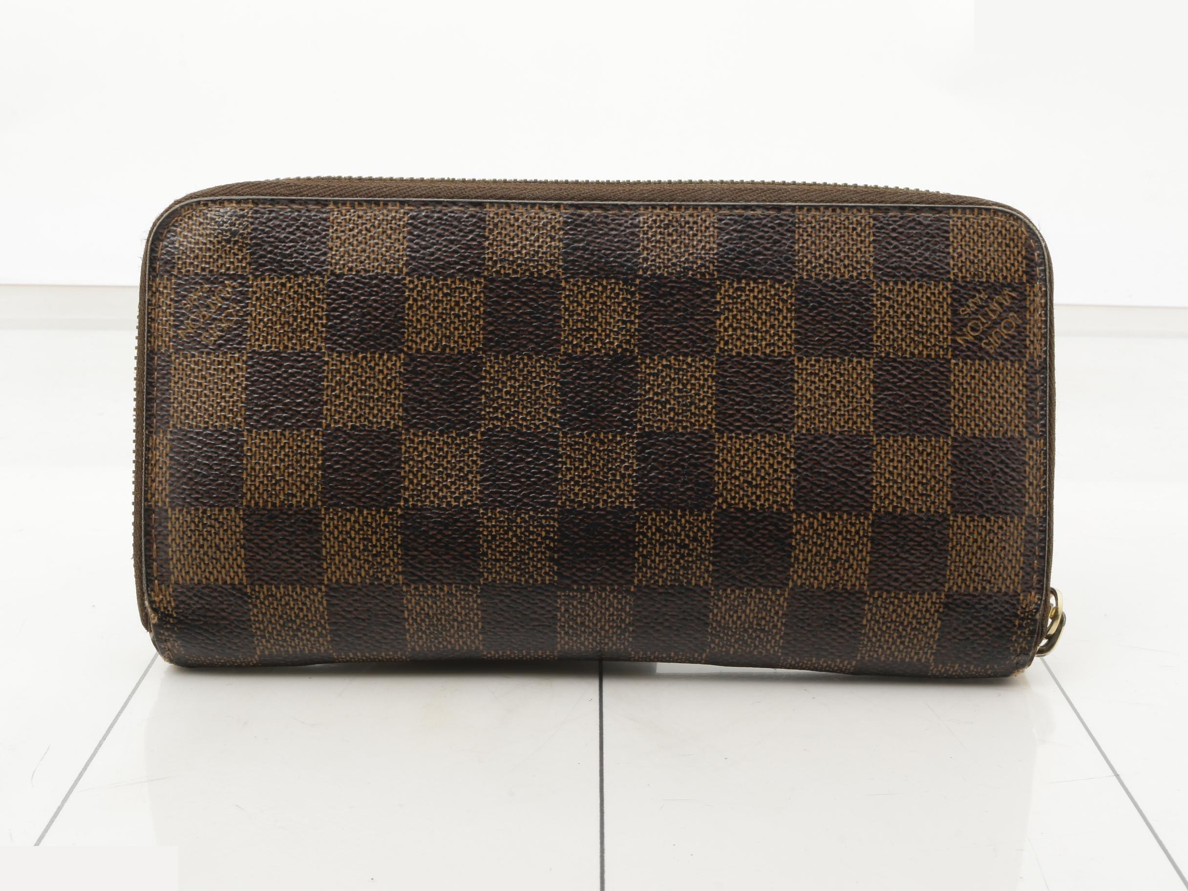 Damier Zippy Wallet — view 2