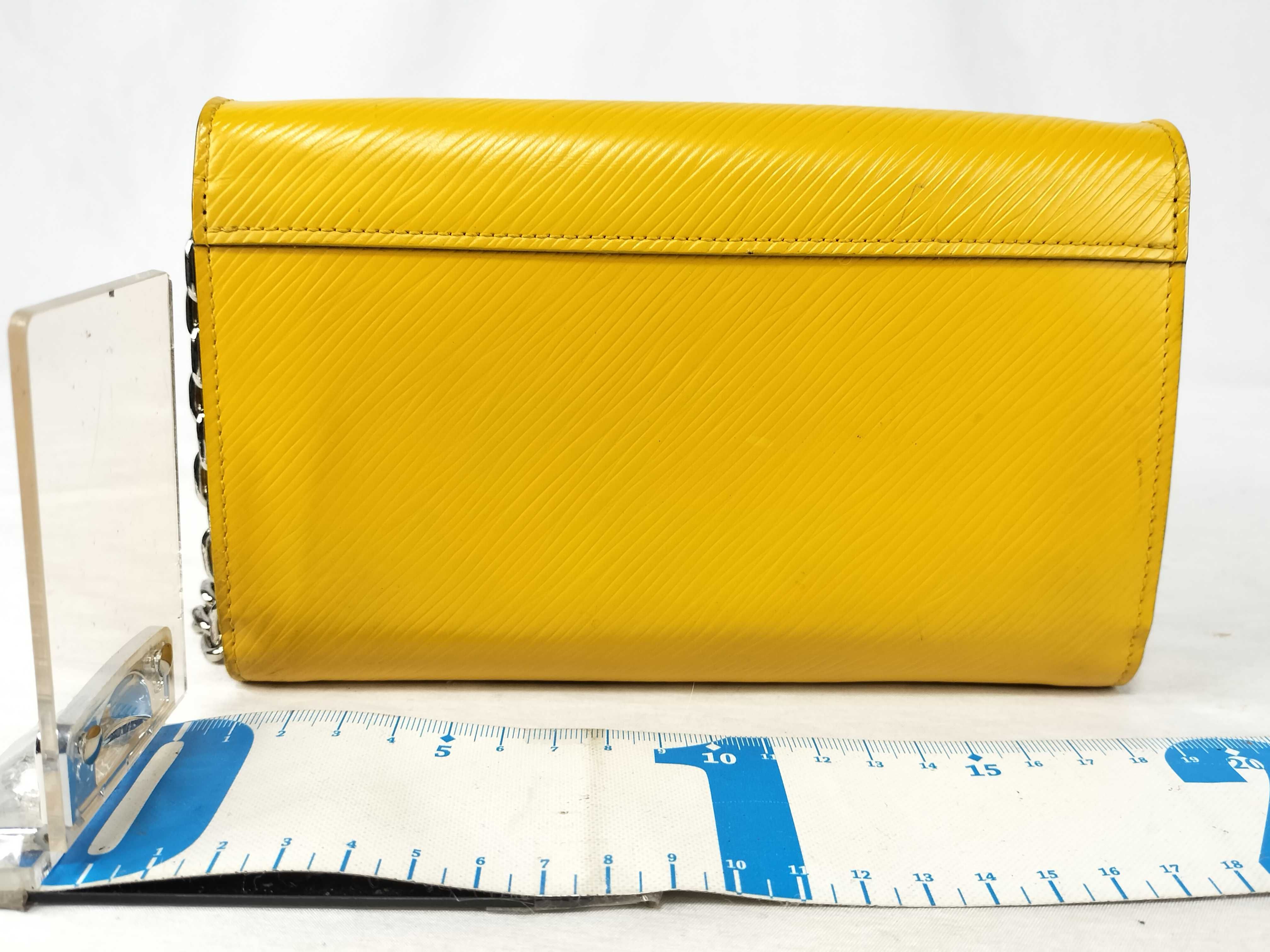 Twist Chain Shoulder Bag — view 2